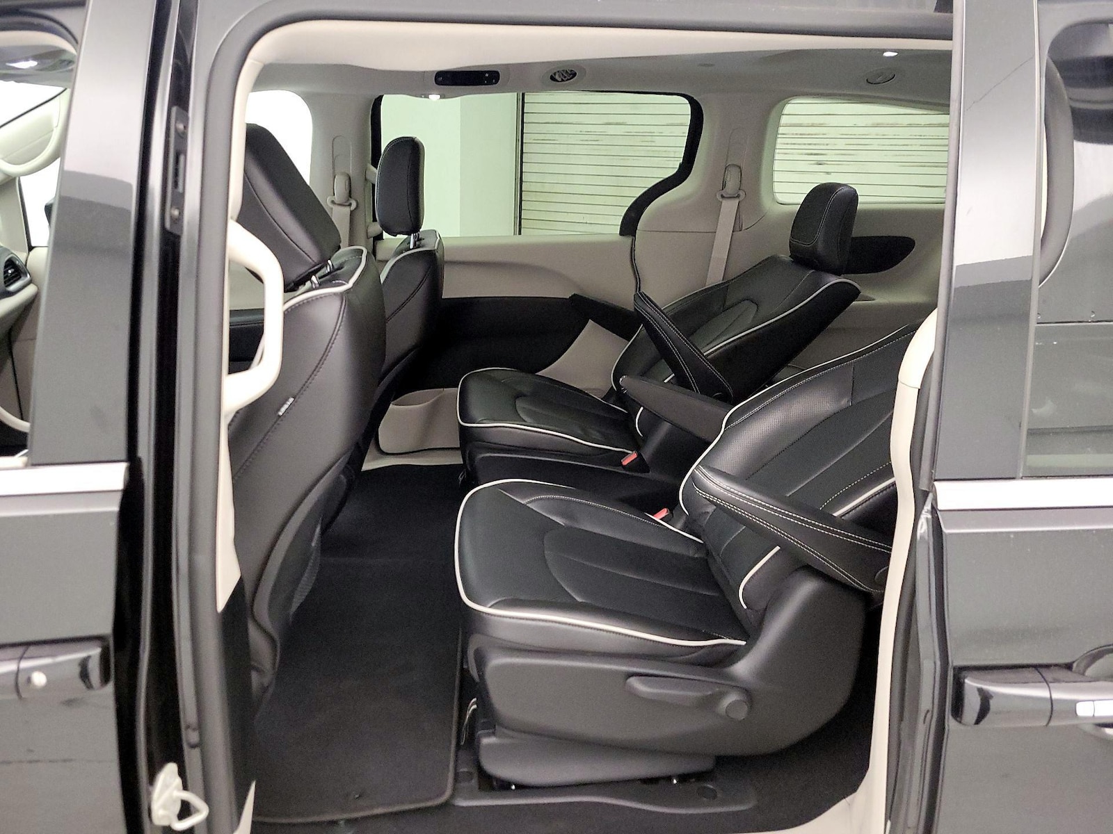 2022 Chrysler Pacifica Hybrid Limited - Photo 22