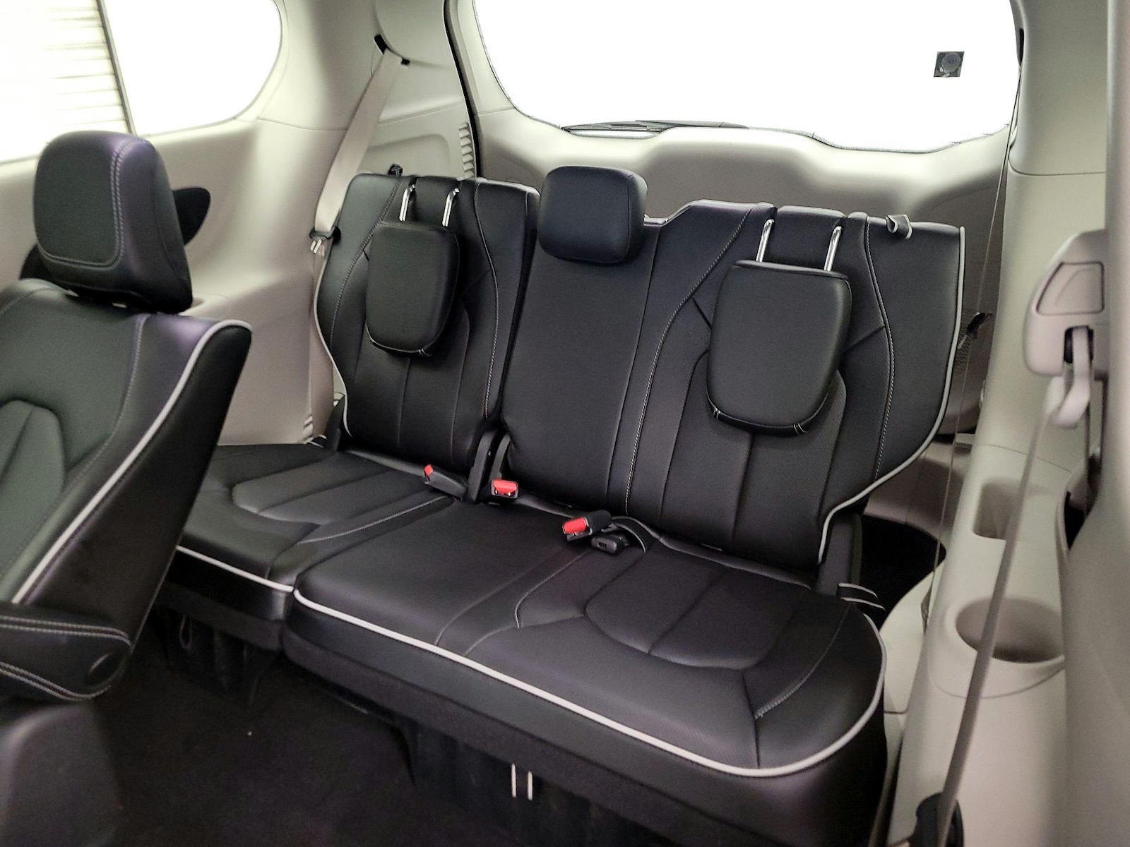 2022 Chrysler Pacifica Hybrid Limited - Photo 23
