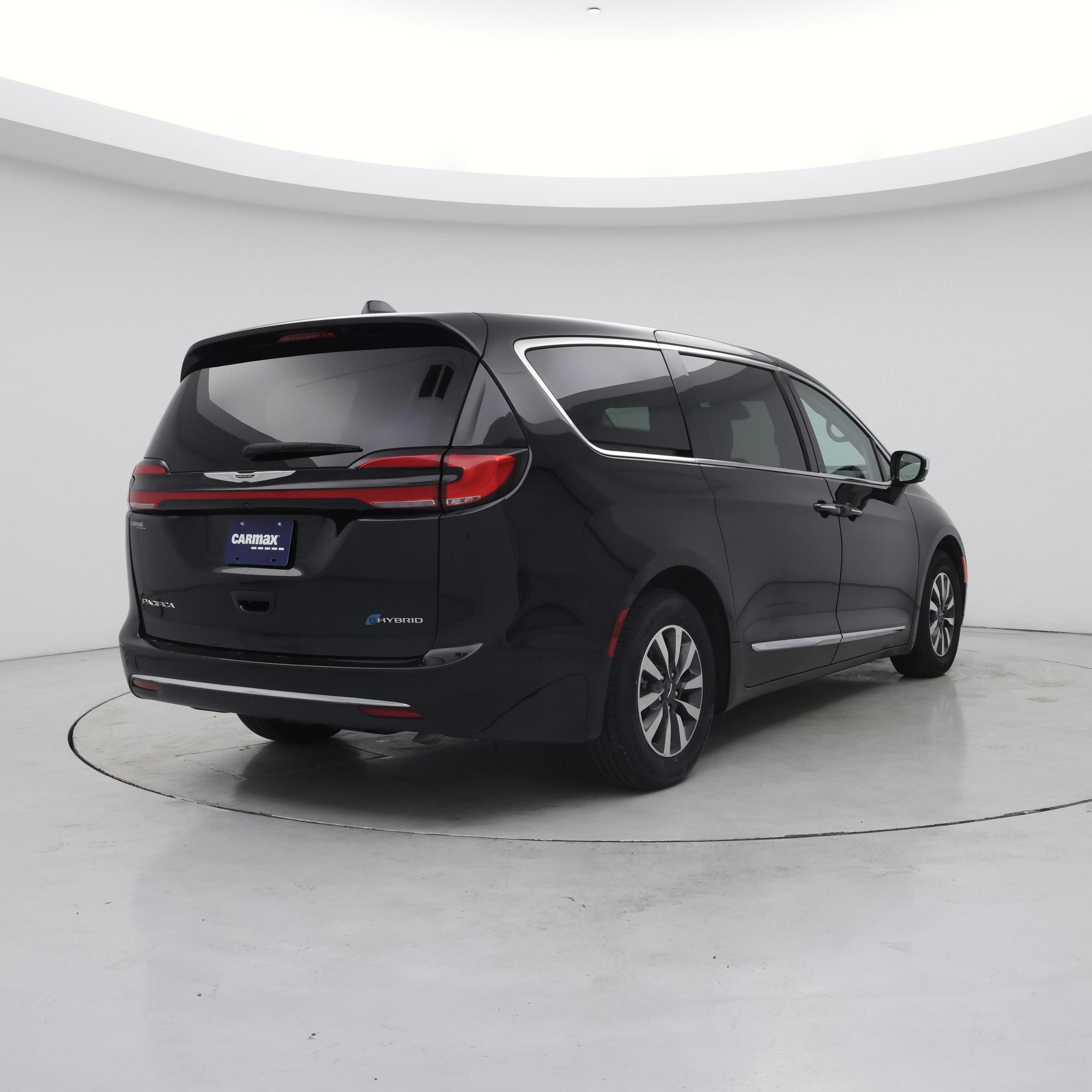 Thumbnail: 2022 Chrysler Pacifica - 8