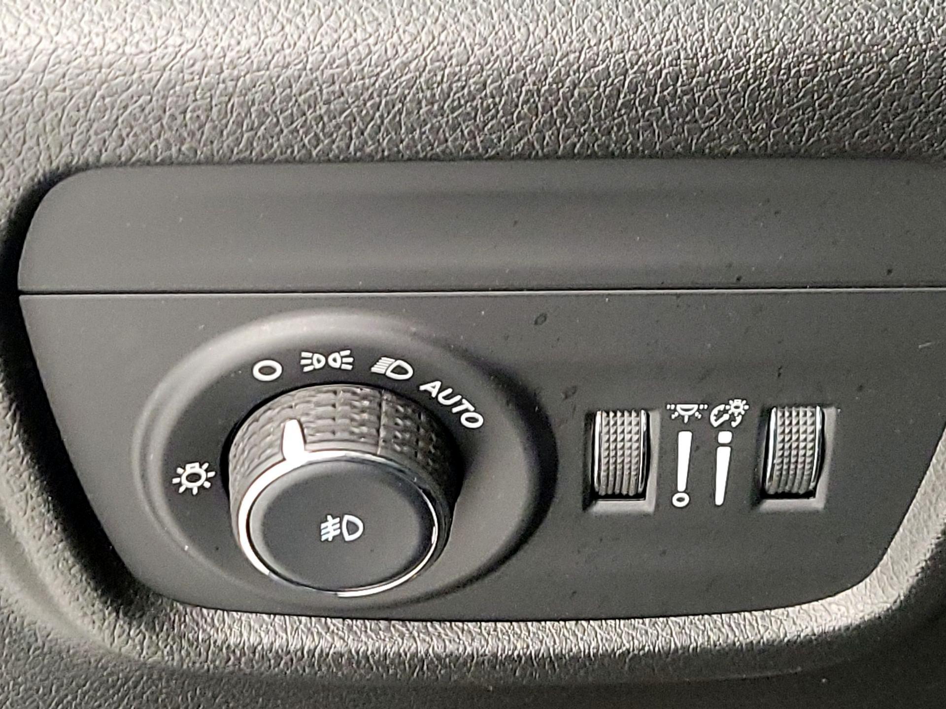 Thumbnail: 2023 Jeep Grand Cherokee - 13