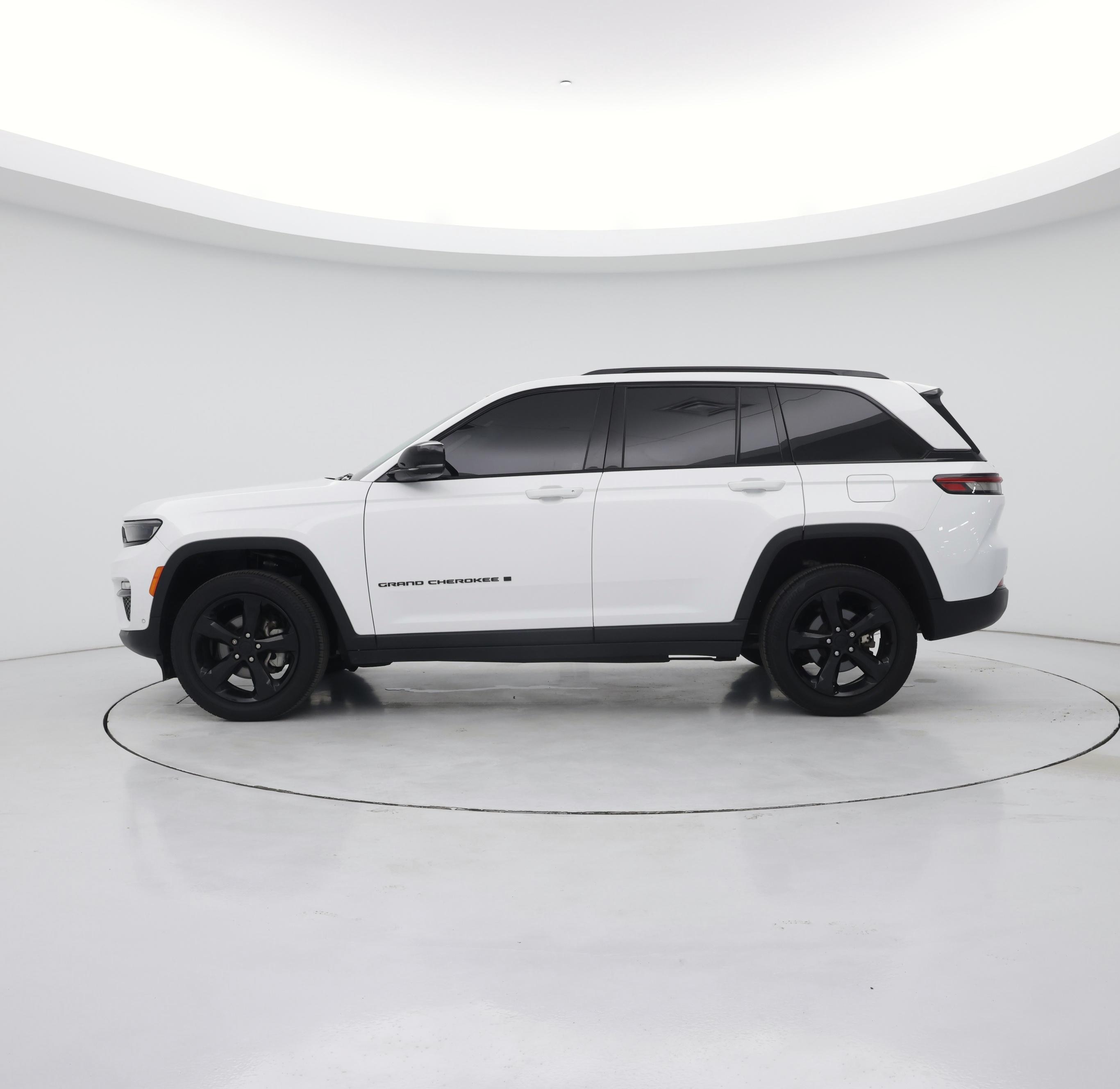 Thumbnail: 2023 Jeep Grand Cherokee - 3