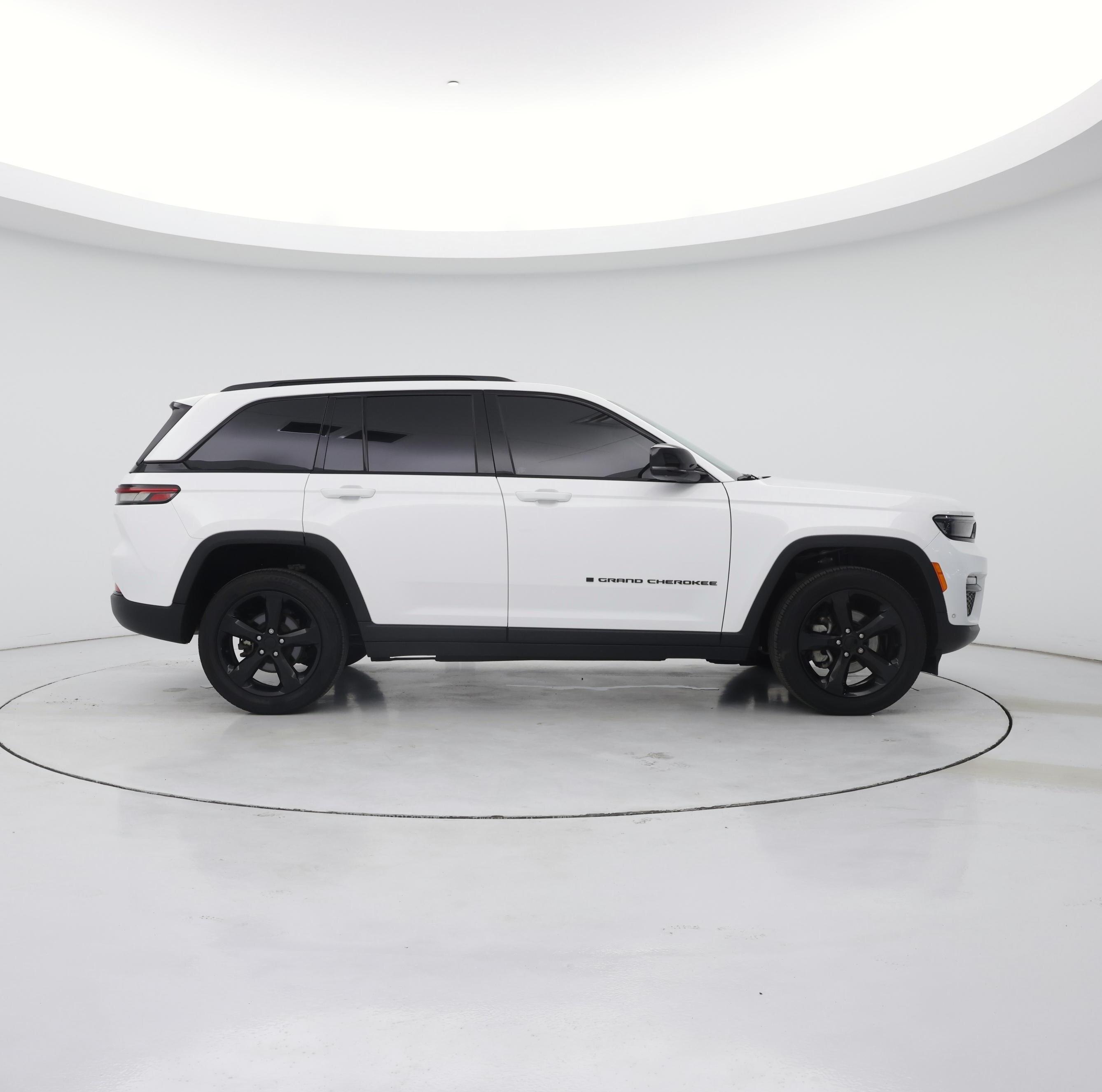 Thumbnail: 2023 Jeep Grand Cherokee - 7