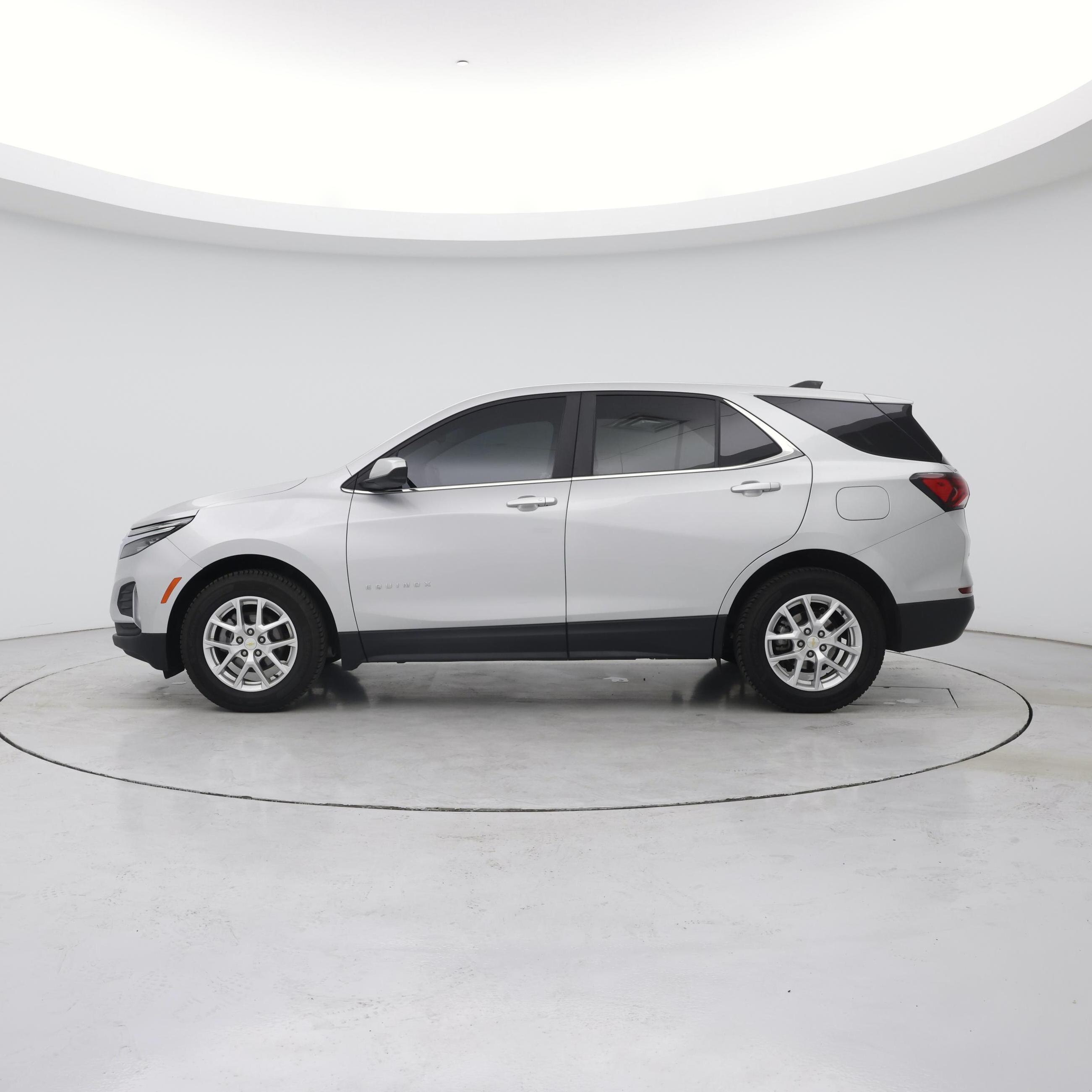 Thumbnail: 2022 Chevrolet Equinox - 3