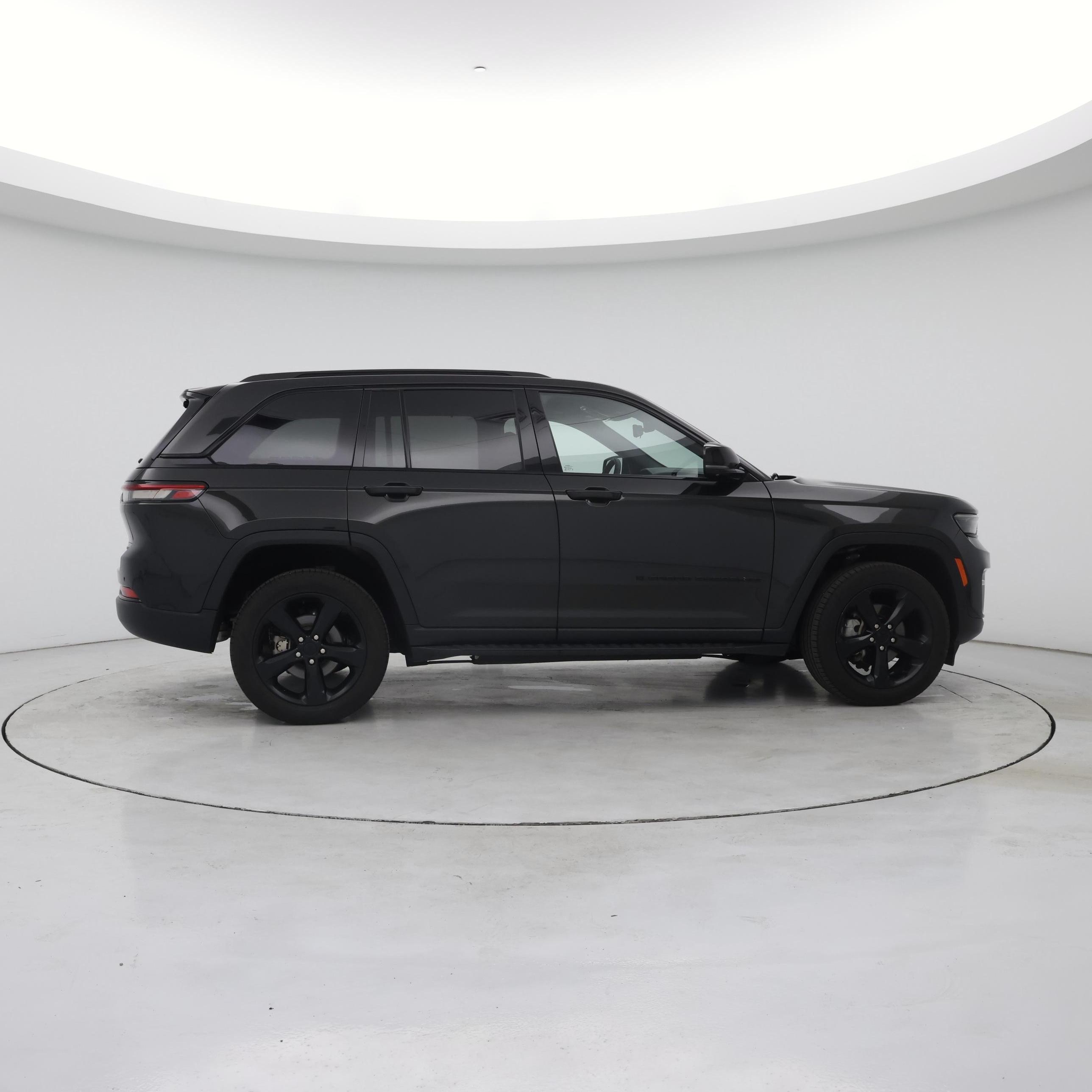 Thumbnail: 2023 Jeep Grand Cherokee - 7
