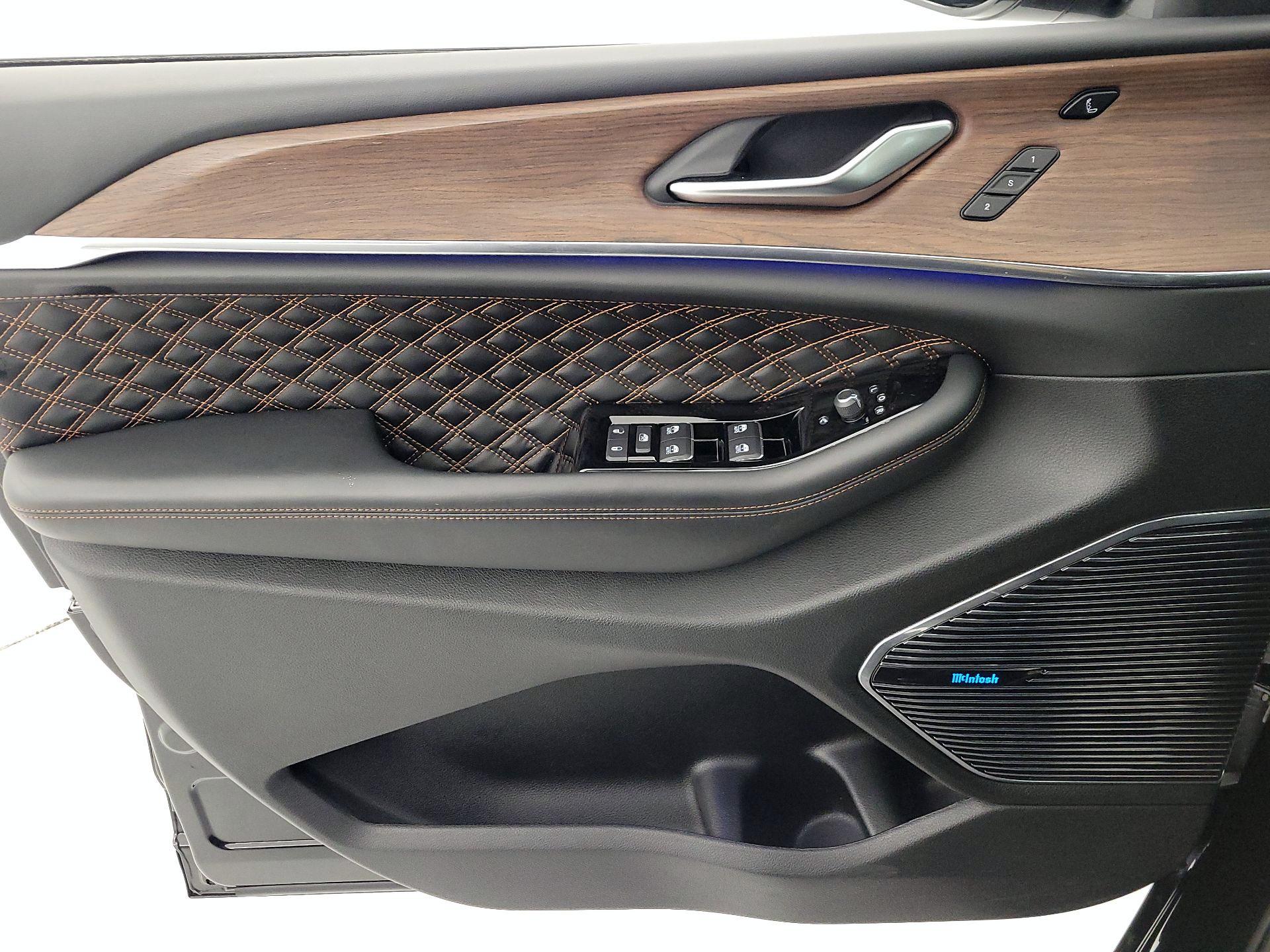 Thumbnail: 2022 Jeep Grand Cherokee - 12