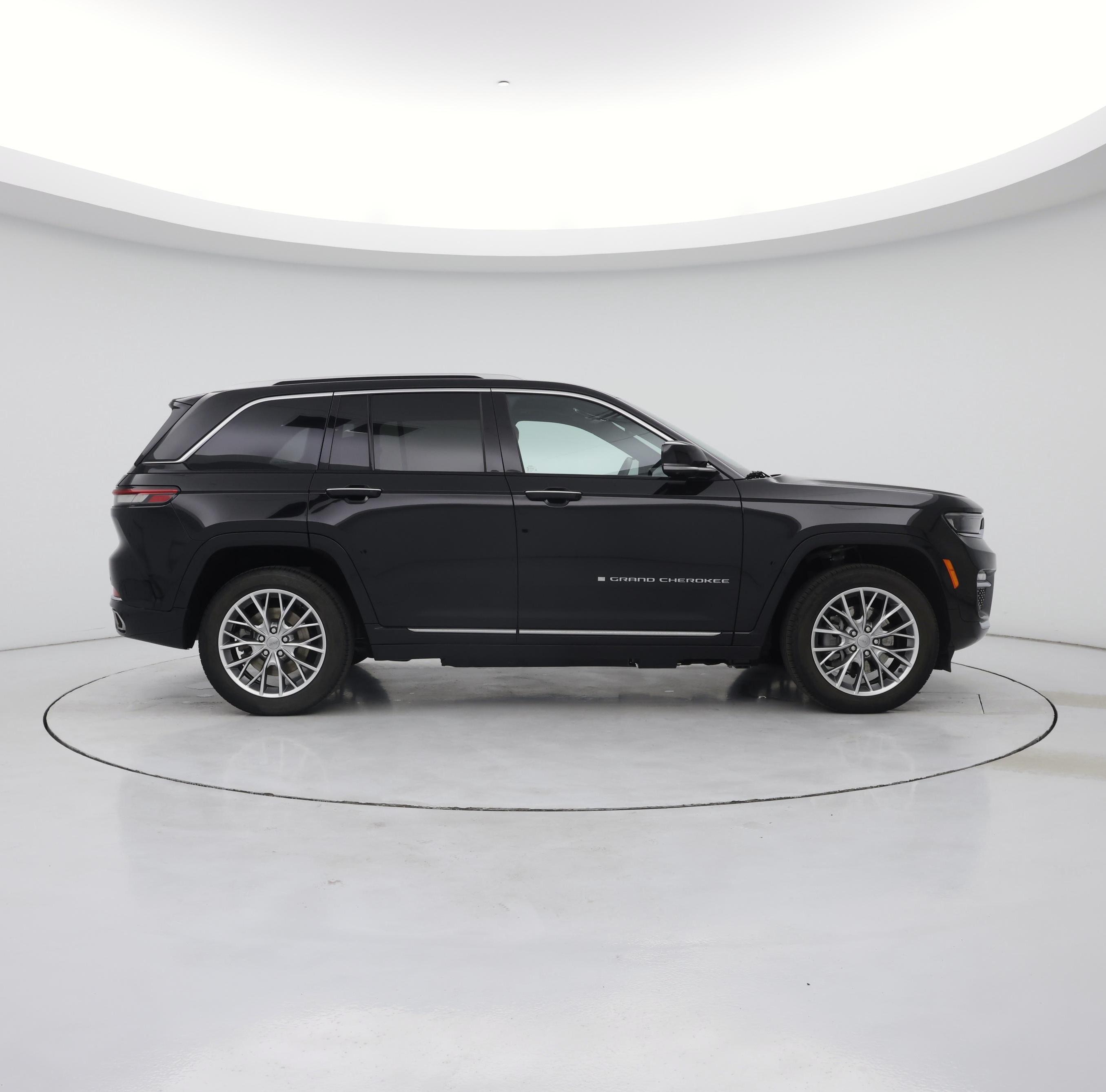 Thumbnail: 2022 Jeep Grand Cherokee - 7