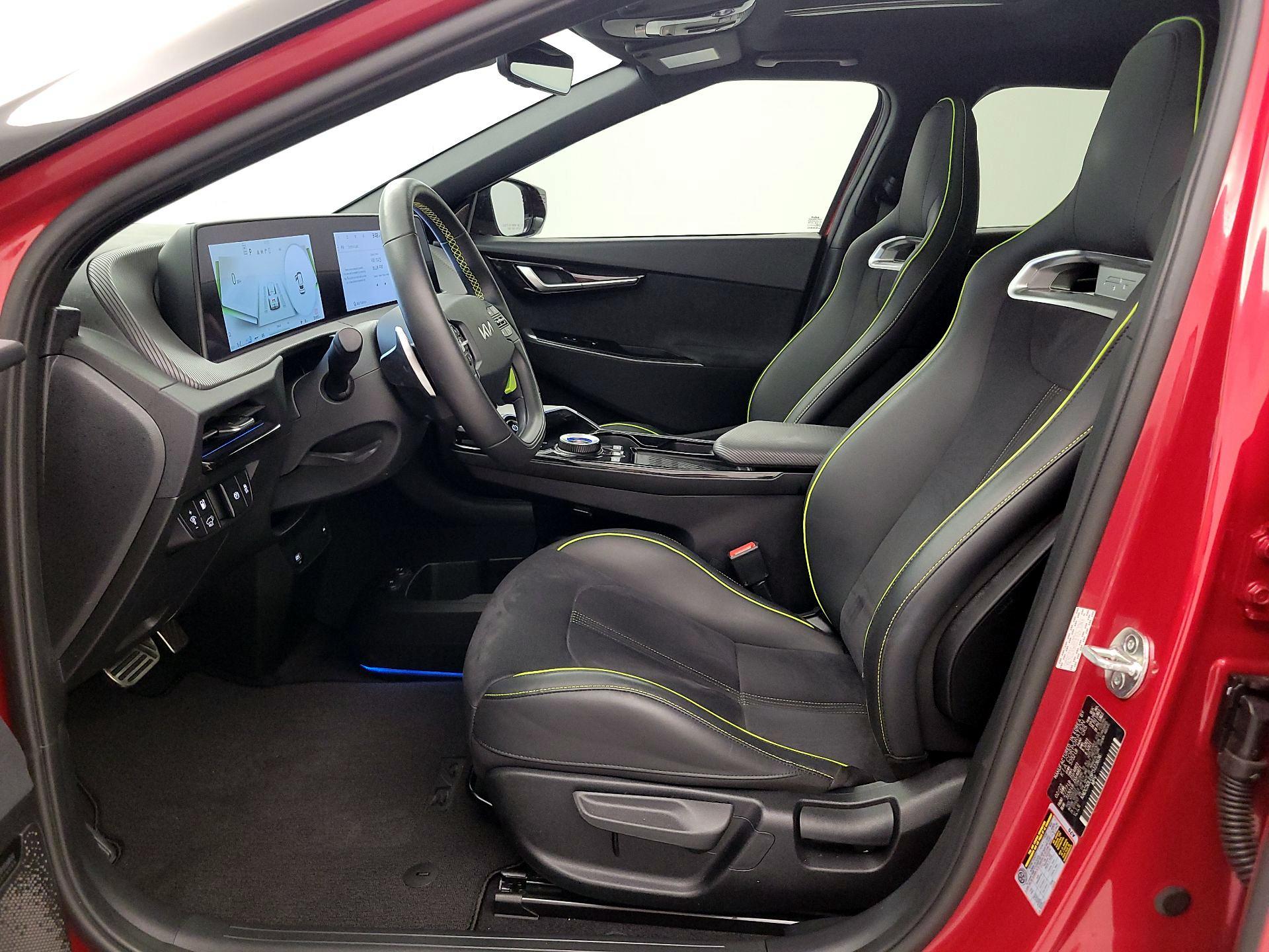 Thumbnail: 2023 Kia EV6 - 11