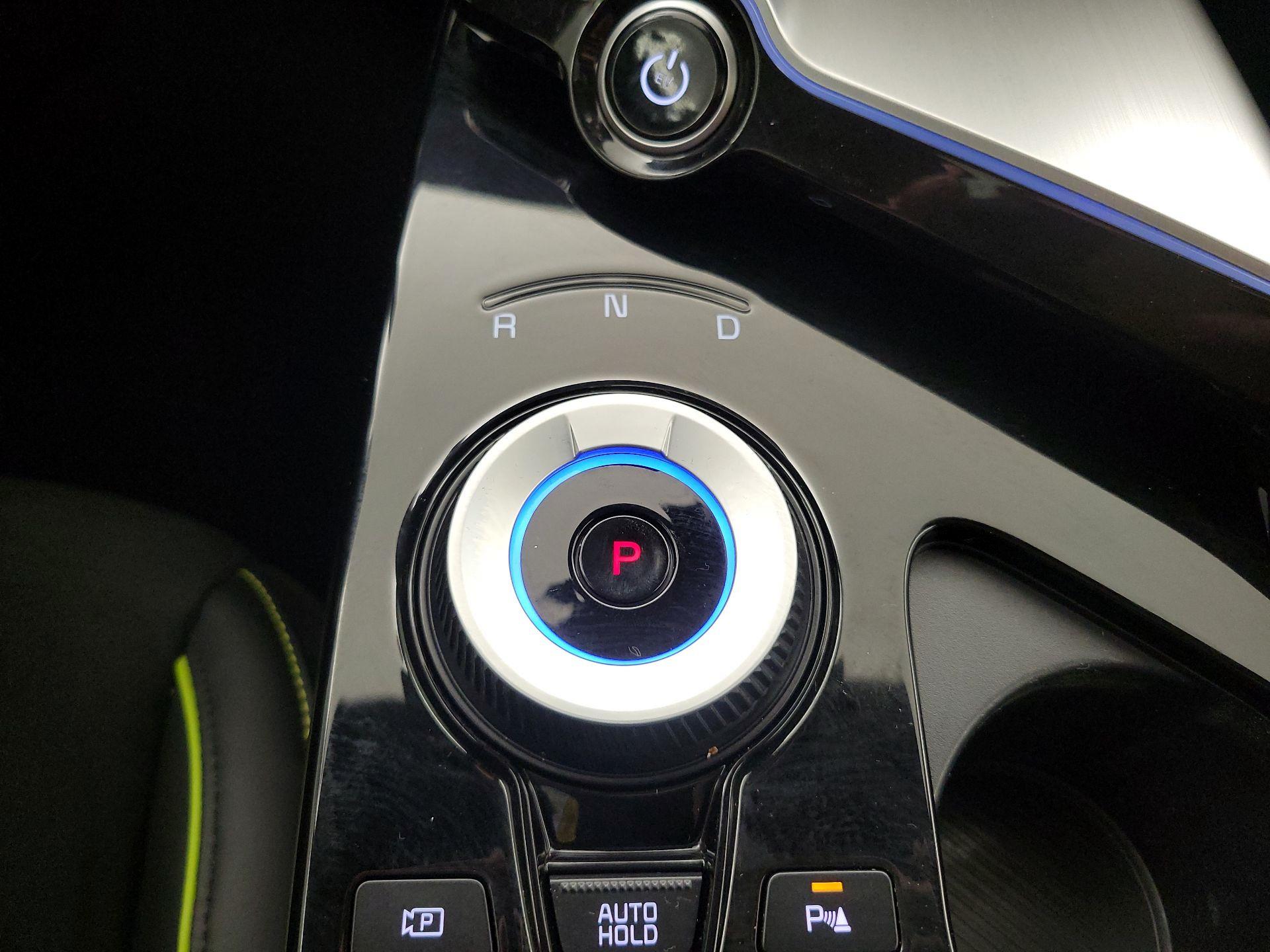 Thumbnail: 2023 Kia EV6 - 18