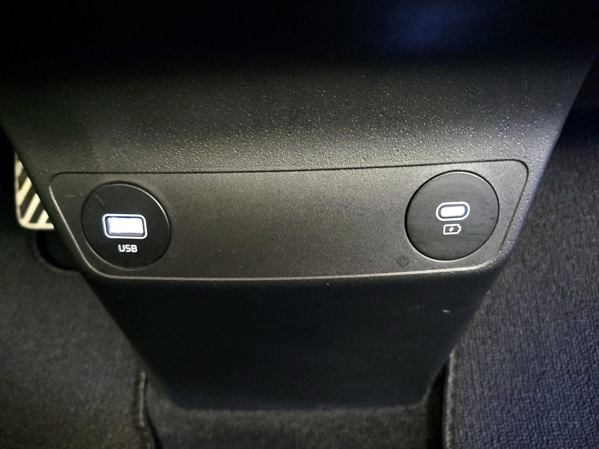 Thumbnail: 2023 Kia EV6 - 19