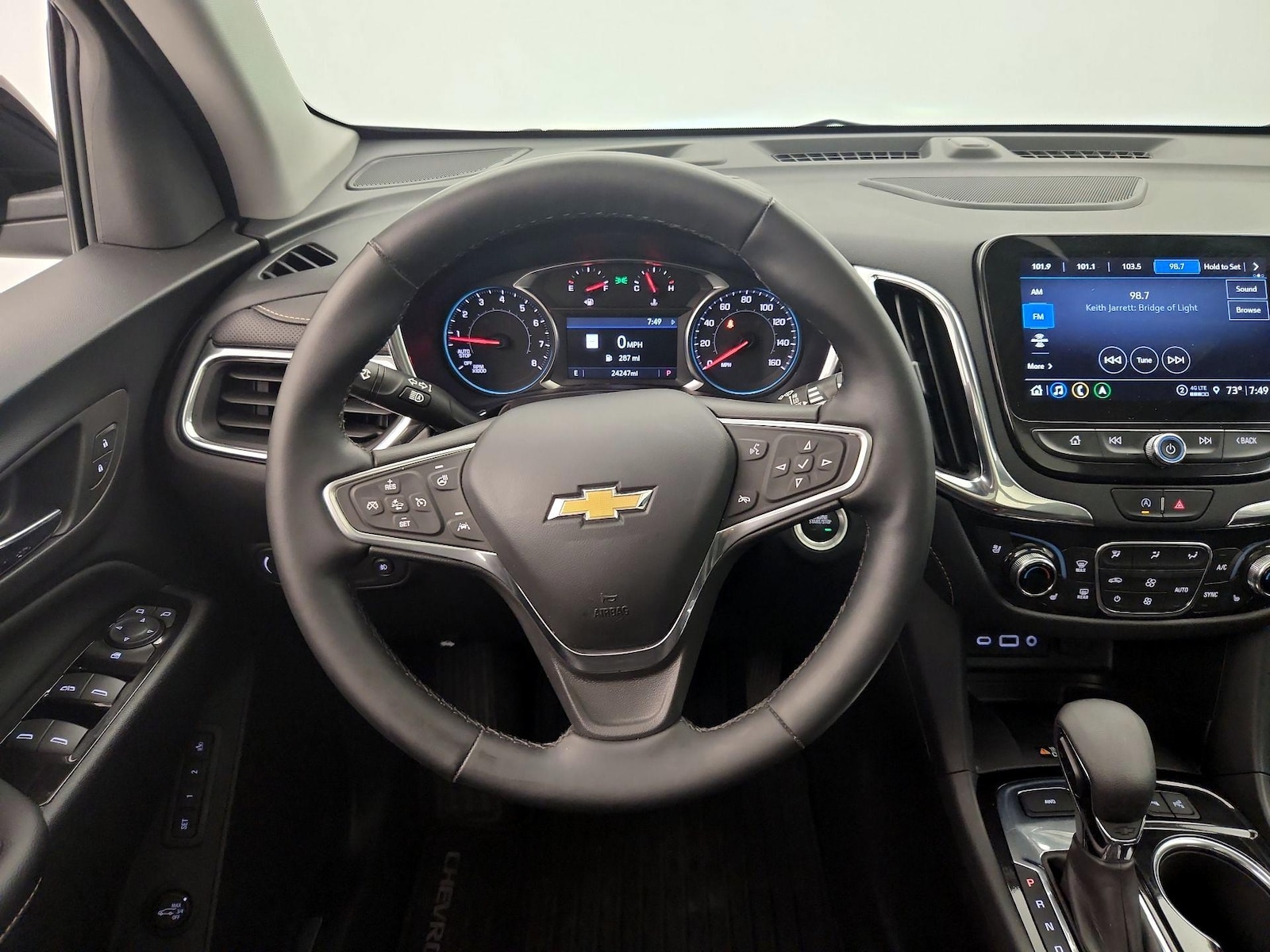 2023 Chevrolet Equinox Premier - Photo 11