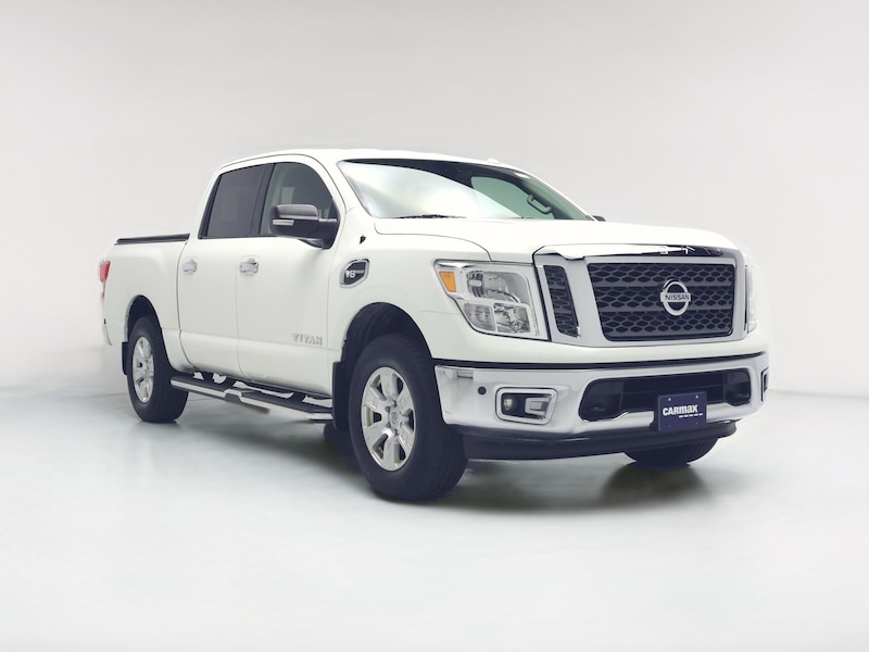 2017 Nissan Titan SV -
                  Naperville, IL
