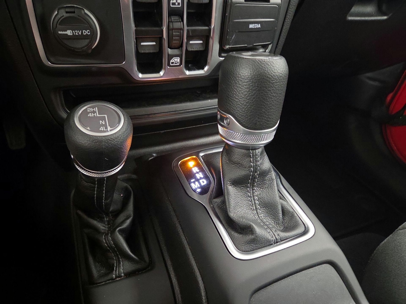 2025 Jeep Wrangler 4-Door Sahara - Photo 18