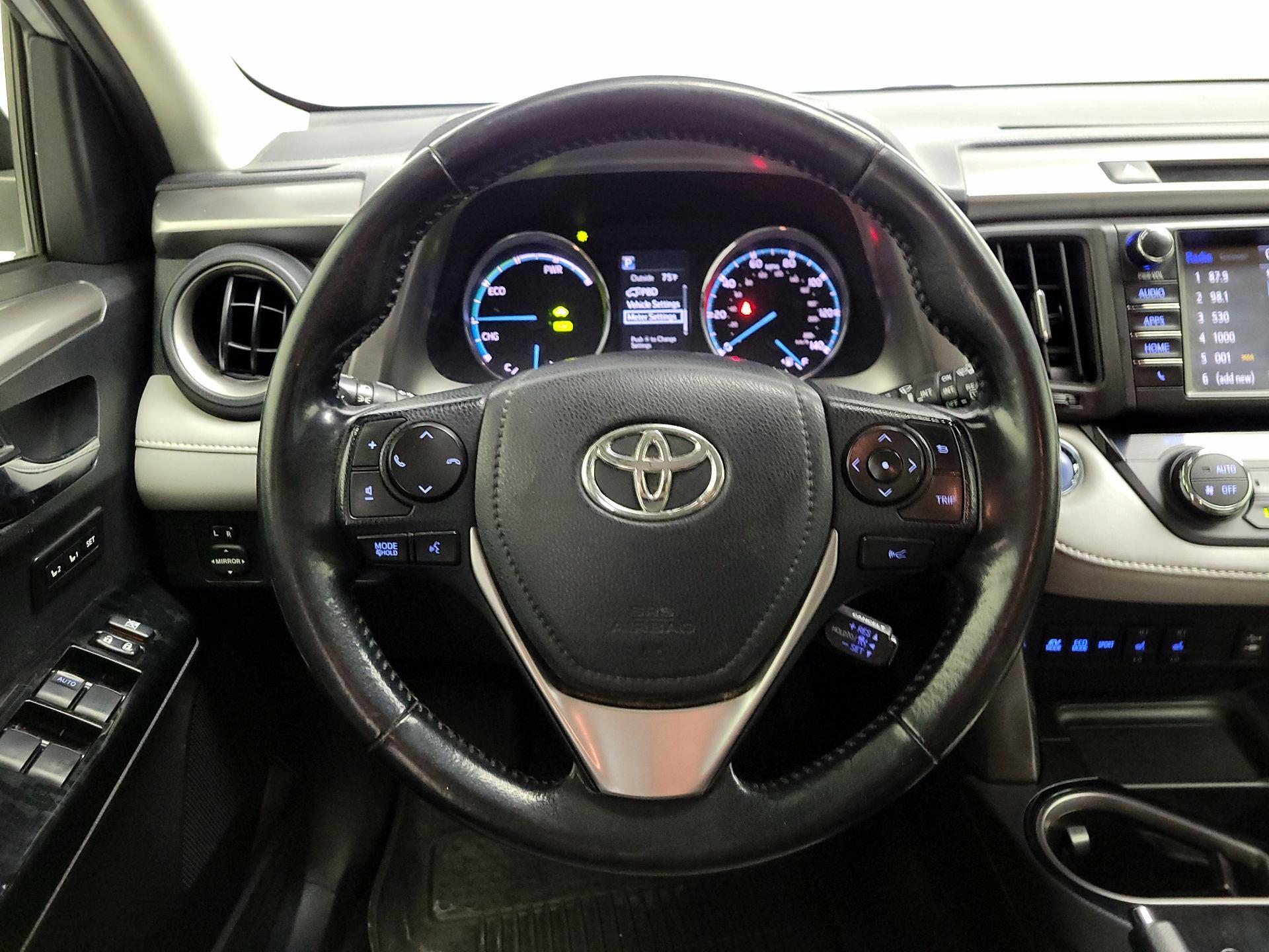 Thumbnail: 2017 Toyota RAV4 - 10