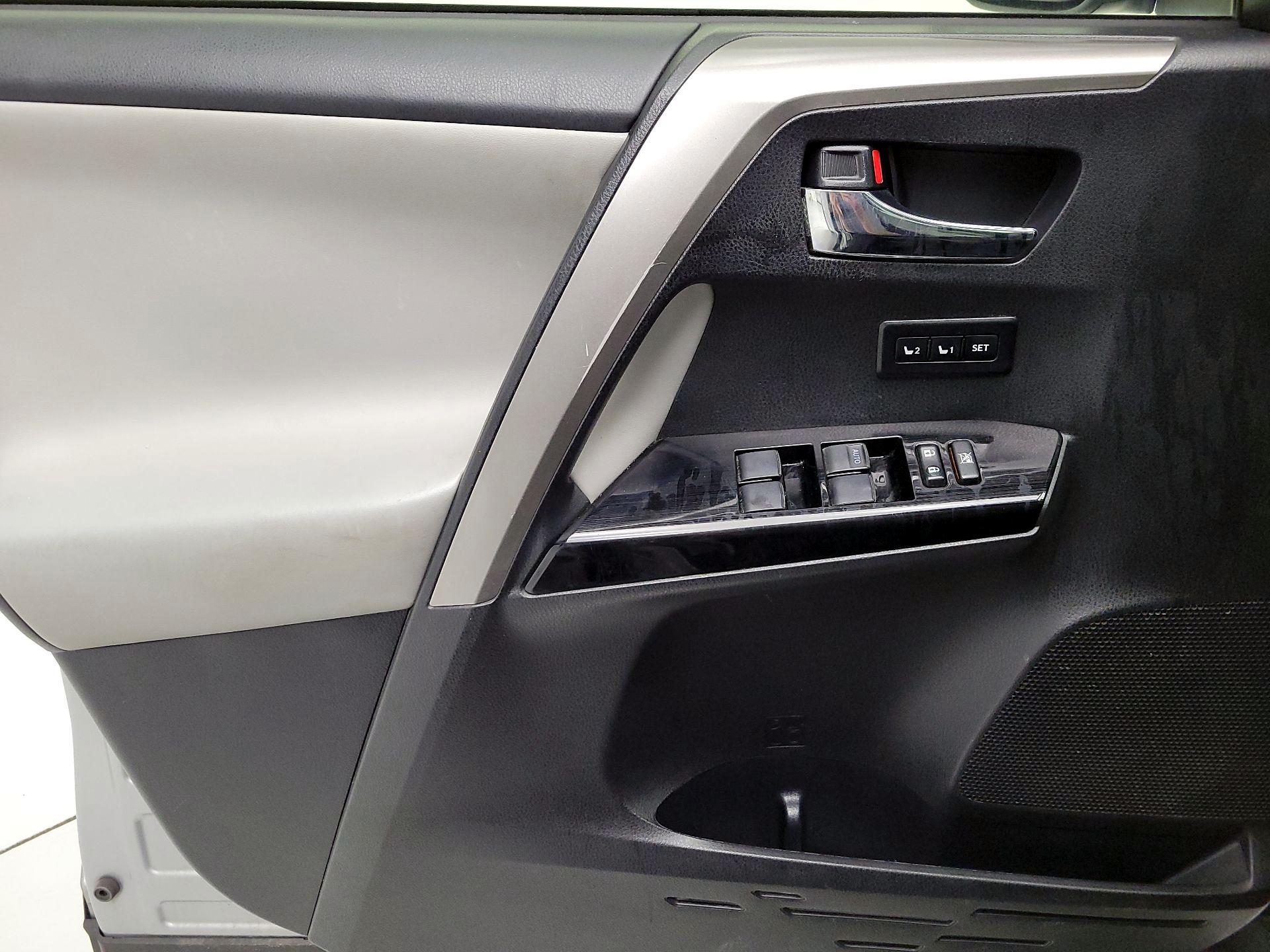 Thumbnail: 2017 Toyota RAV4 - 12