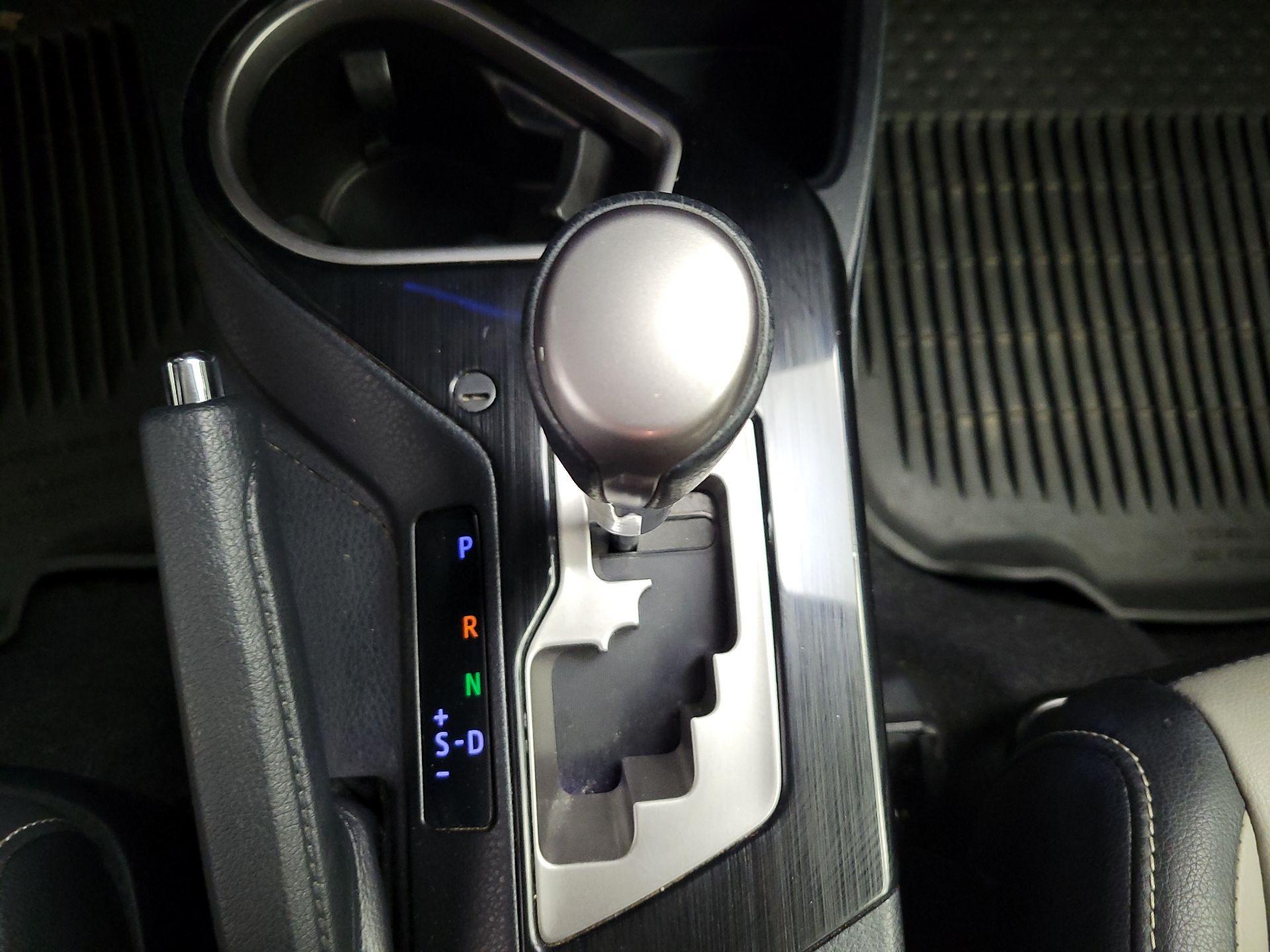 Thumbnail: 2017 Toyota RAV4 - 15