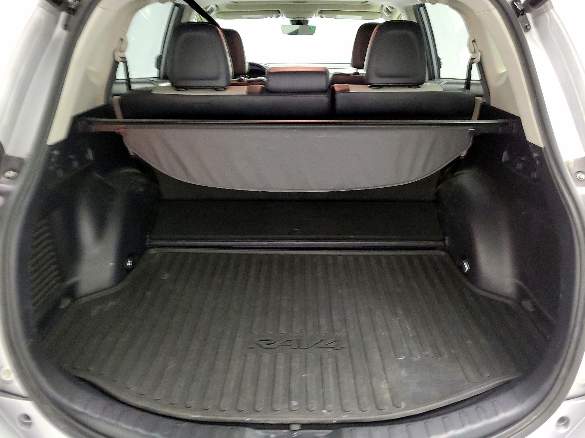 Thumbnail: 2017 Toyota RAV4 - 16