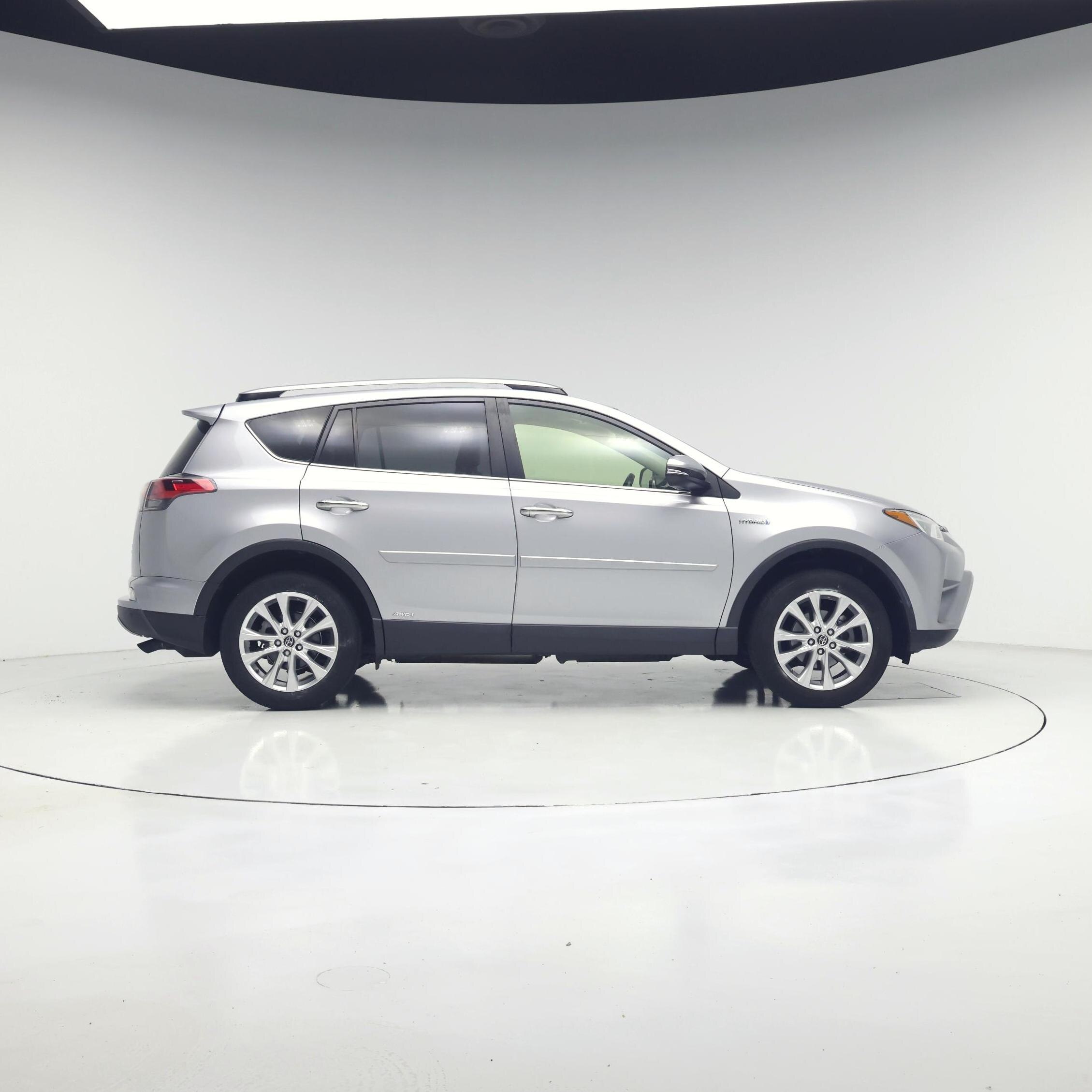 Thumbnail: 2017 Toyota RAV4 - 7