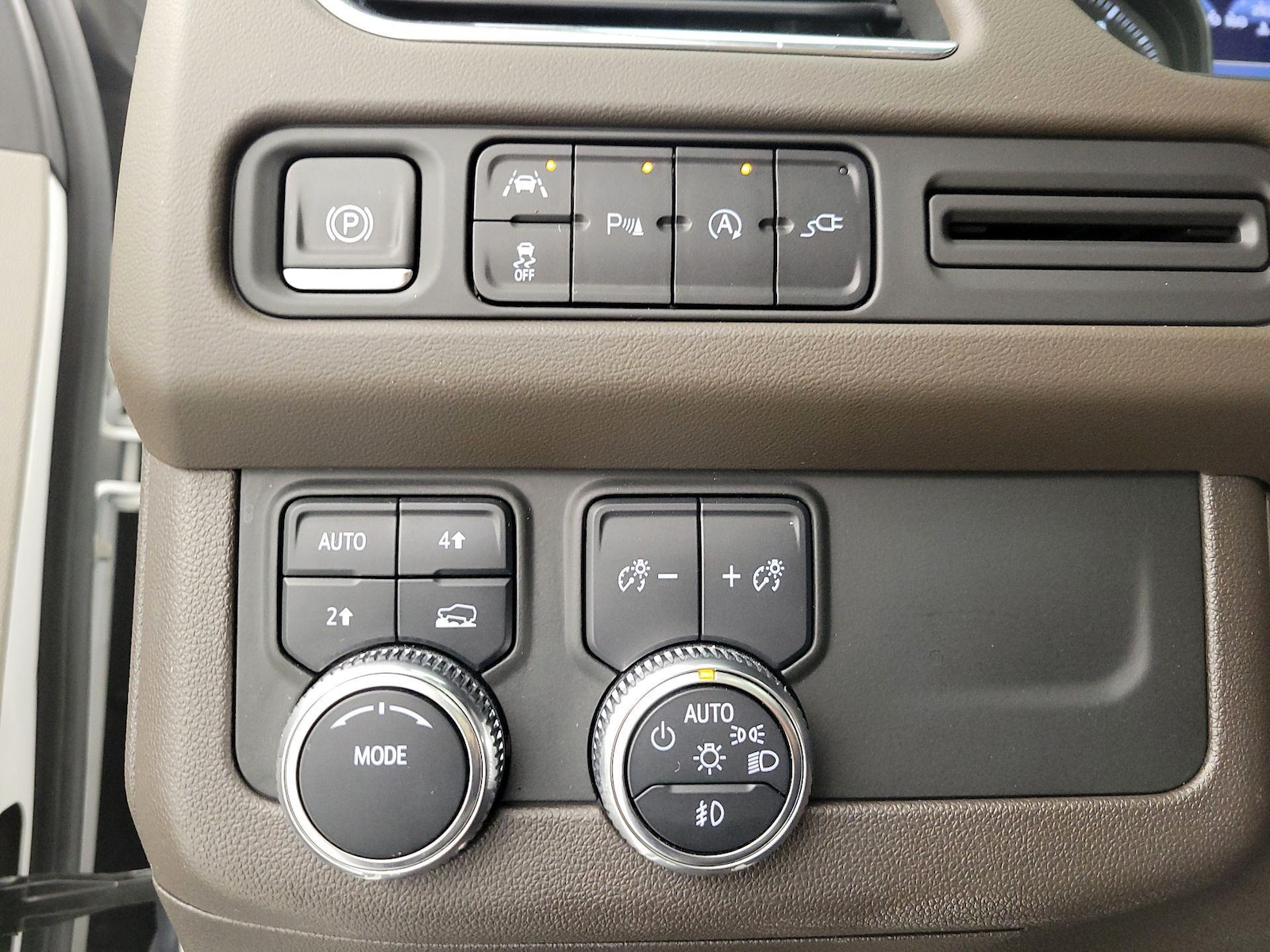 2021 GMC Yukon SLT - Photo 14
