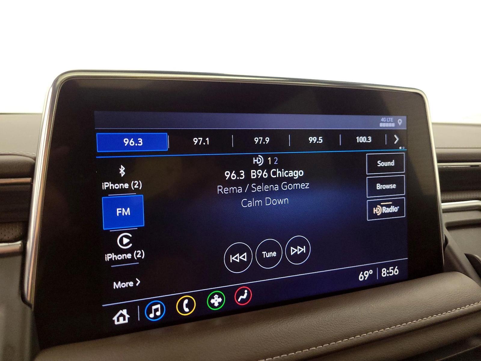 2021 GMC Yukon SLT - Photo 16