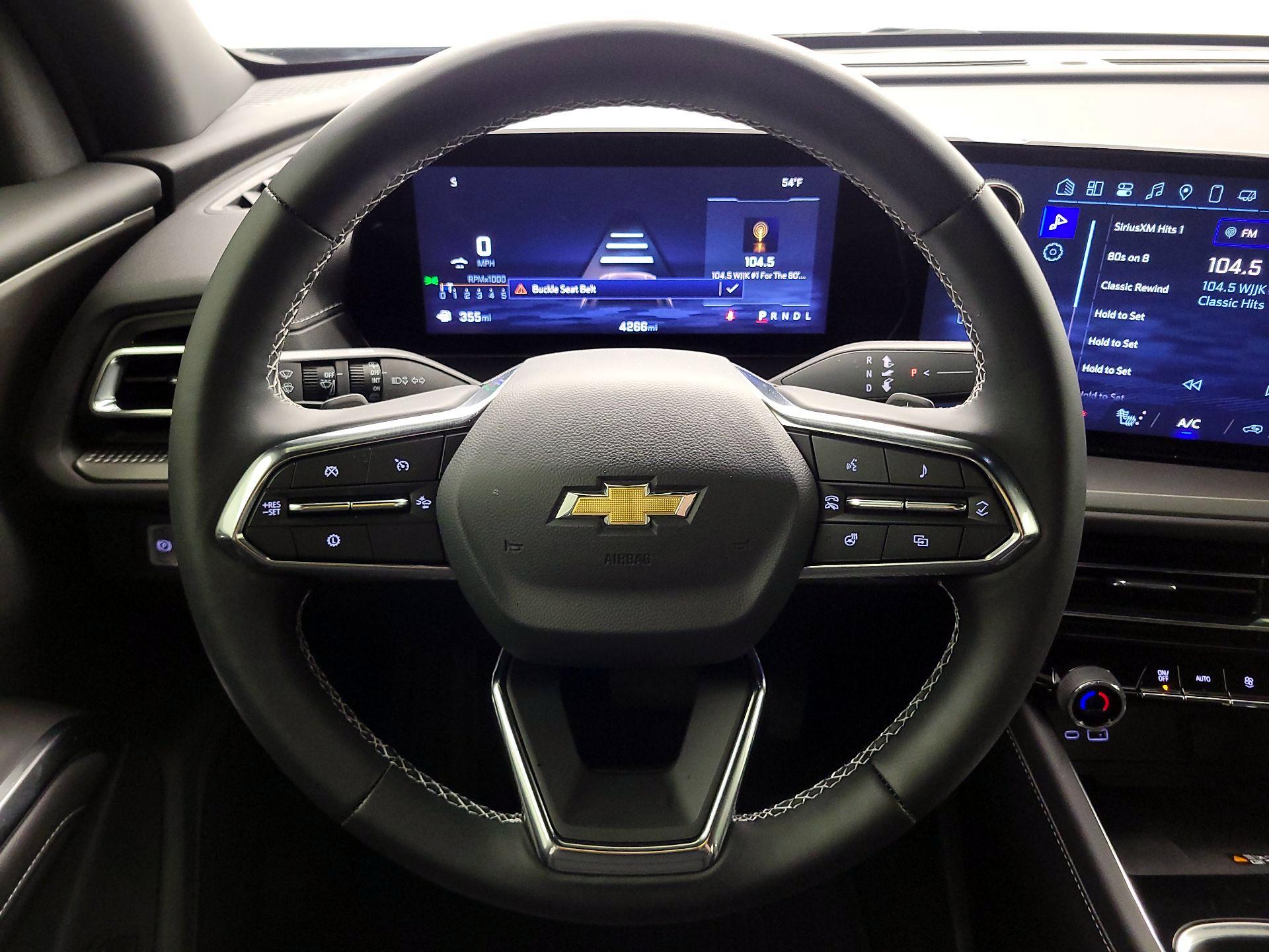 Thumbnail: 2025 Chevrolet Traverse - 10