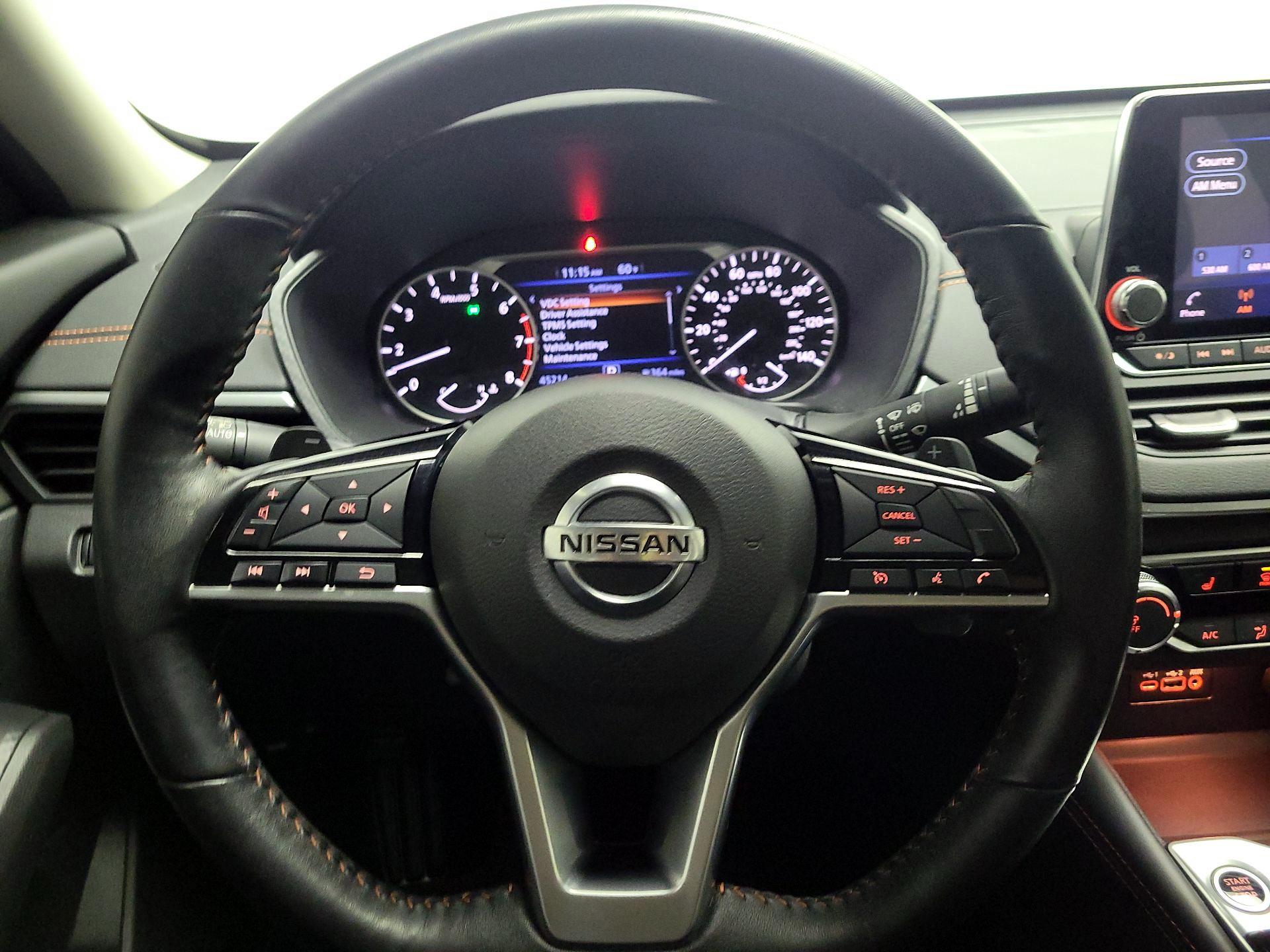 Thumbnail: 2020 Nissan Altima - 10