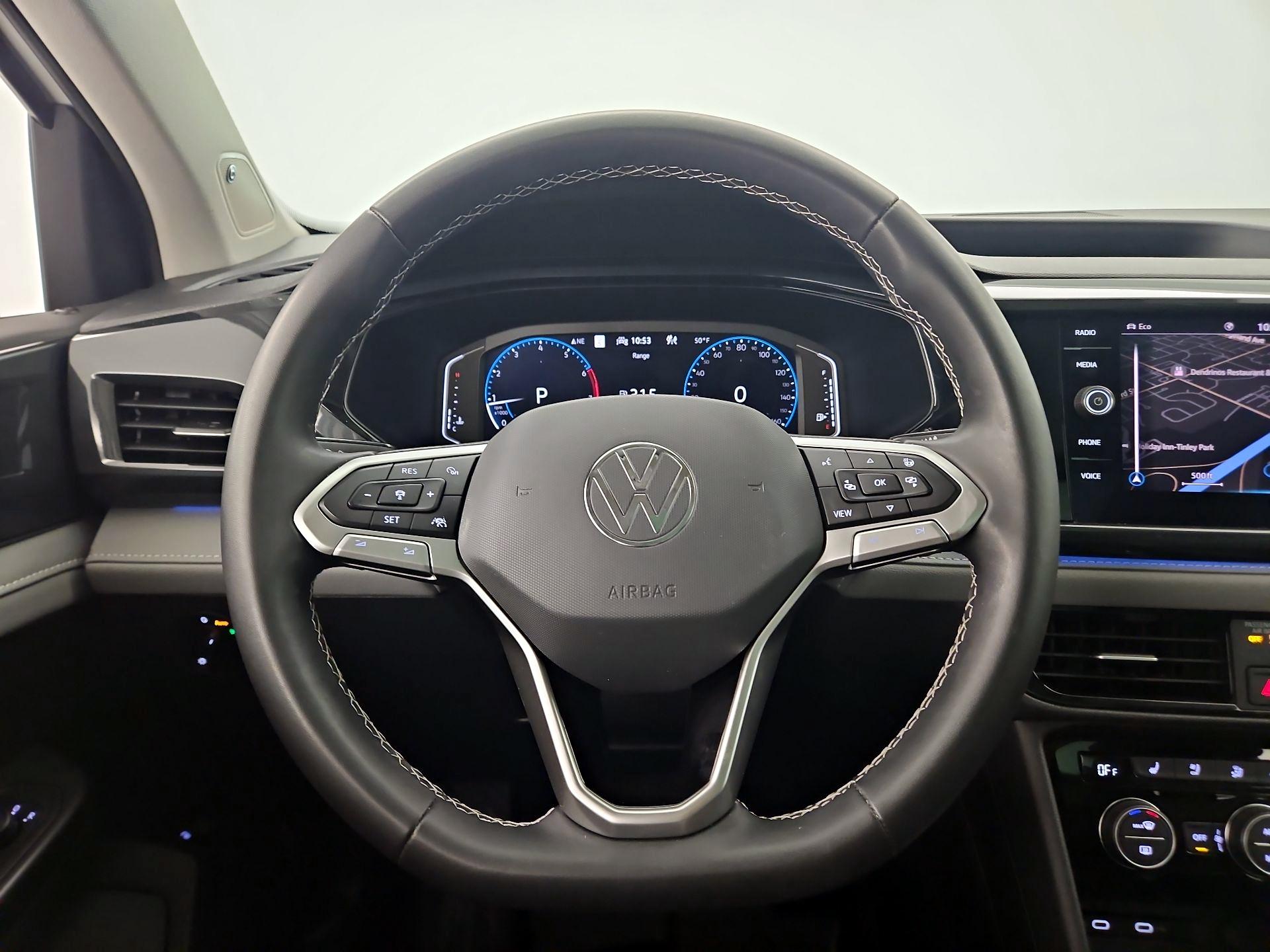 Thumbnail: 2022 Volkswagen Taos - 10