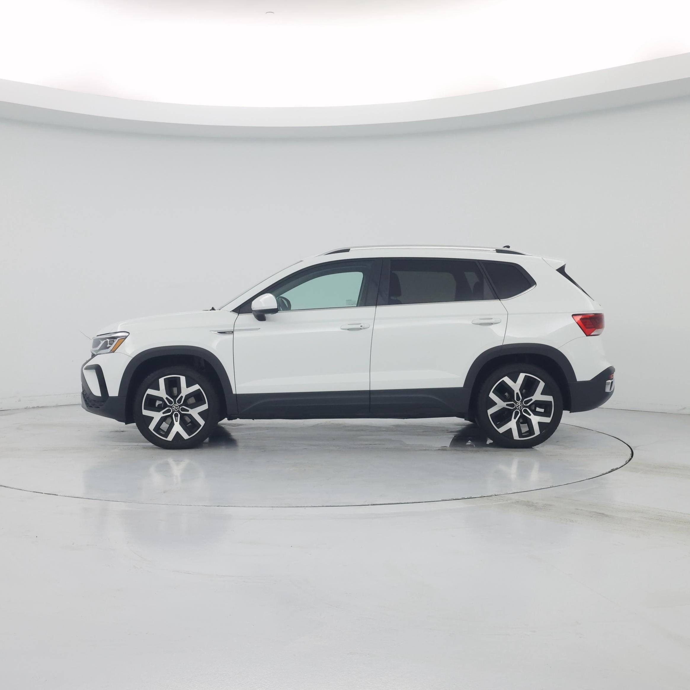 Thumbnail: 2022 Volkswagen Taos - 3