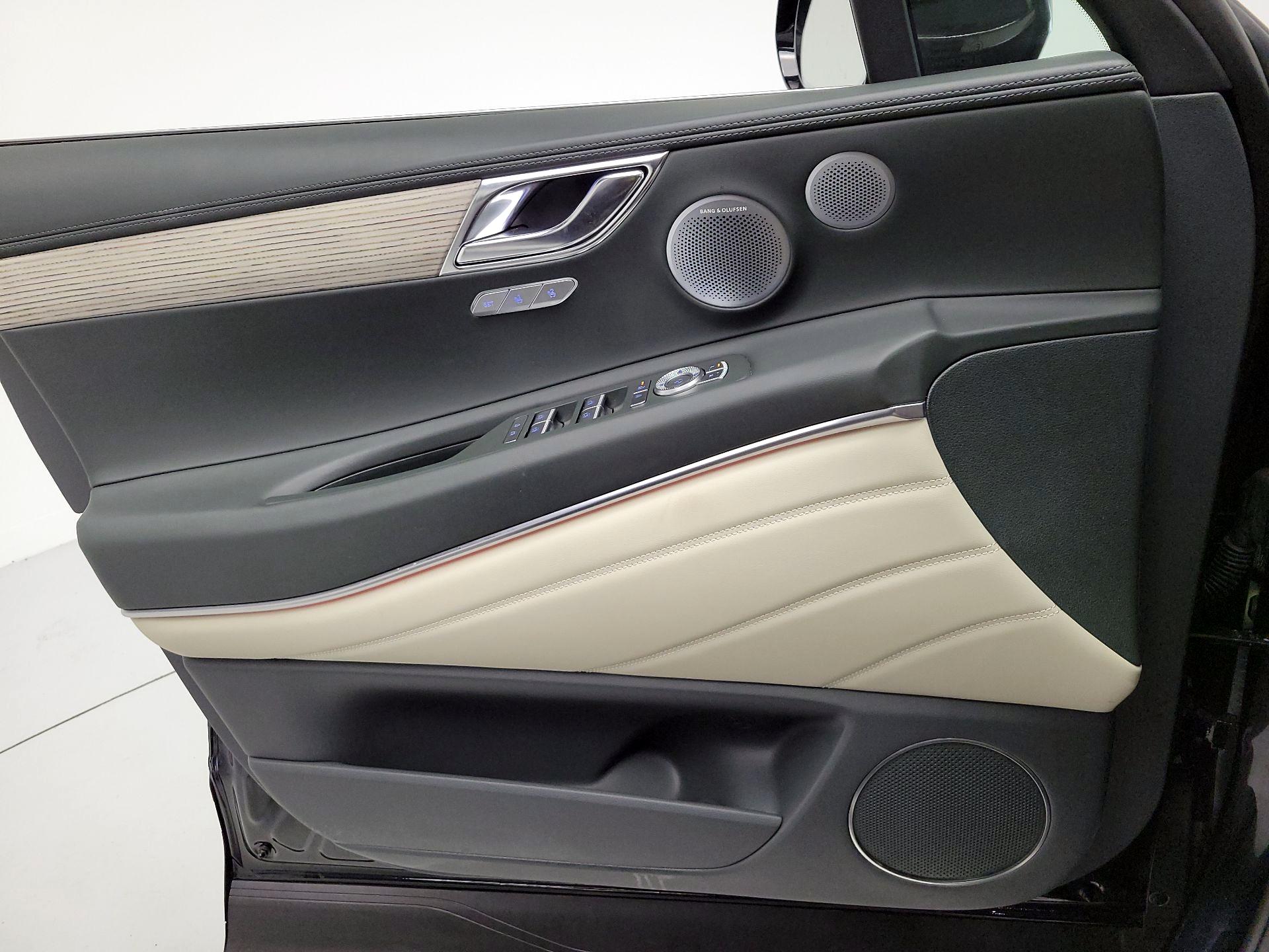Thumbnail: 2025 Genesis GV80 - 12