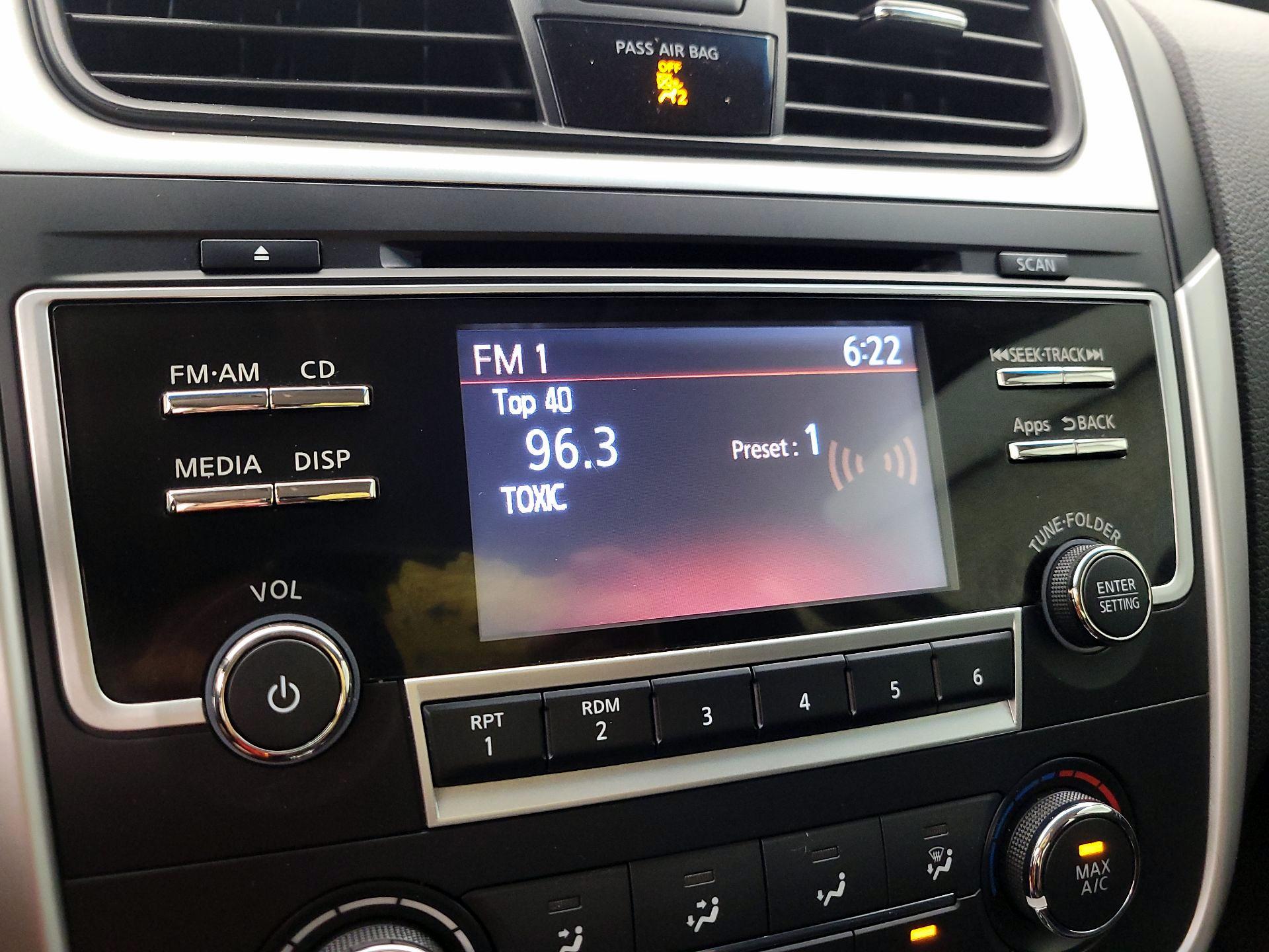 Thumbnail: 2016 Nissan Altima - 15