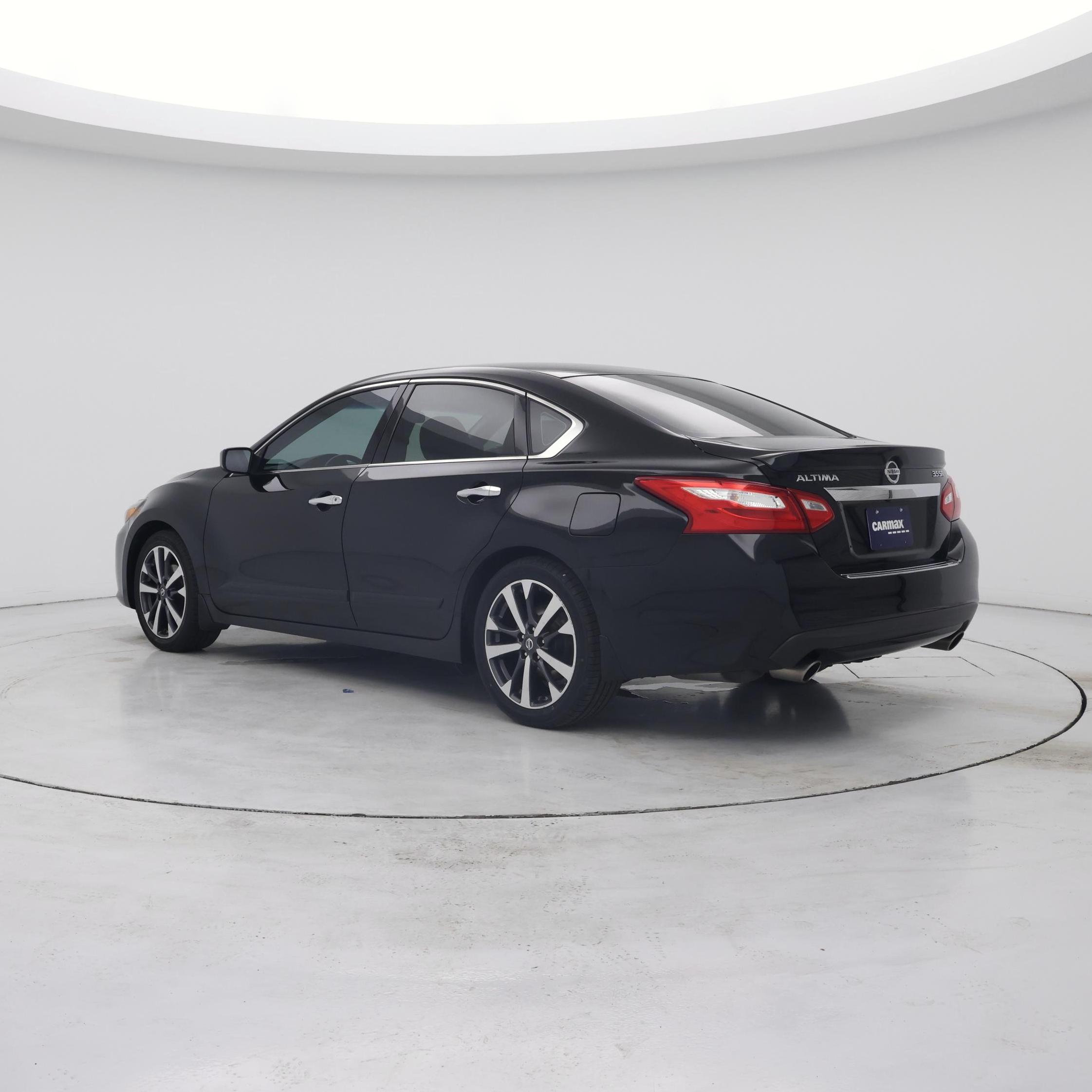 Thumbnail: 2016 Nissan Altima - 2