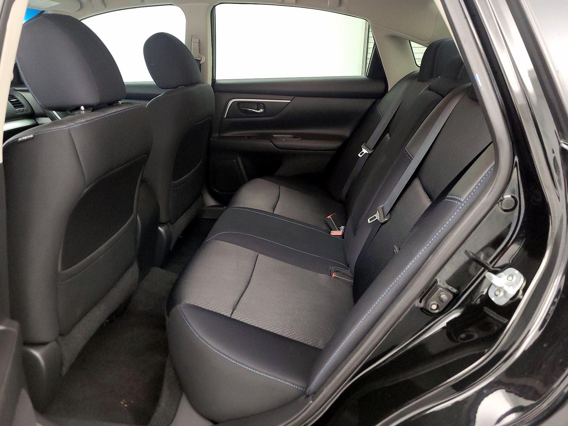 Thumbnail: 2016 Nissan Altima - 19
