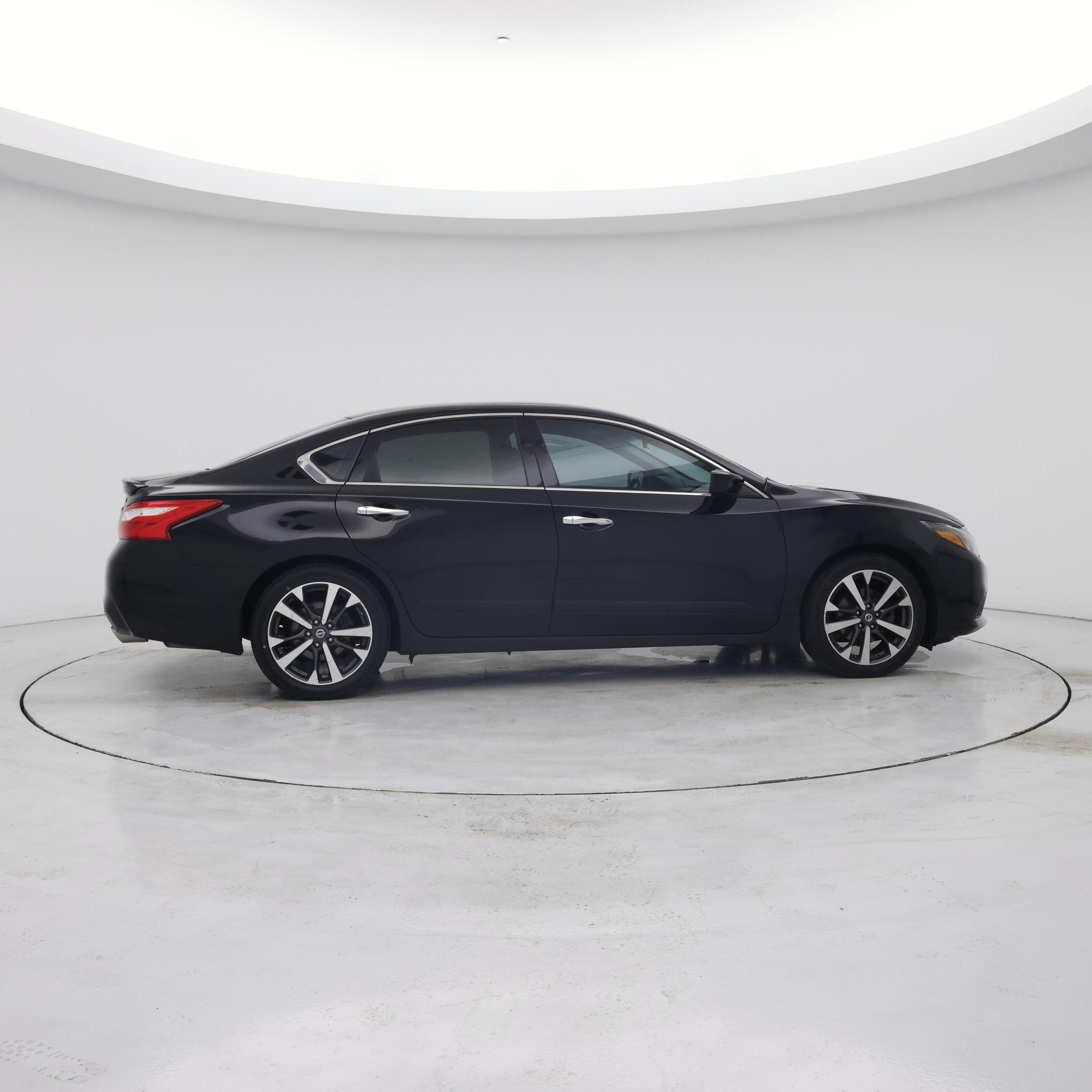 Thumbnail: 2016 Nissan Altima - 7