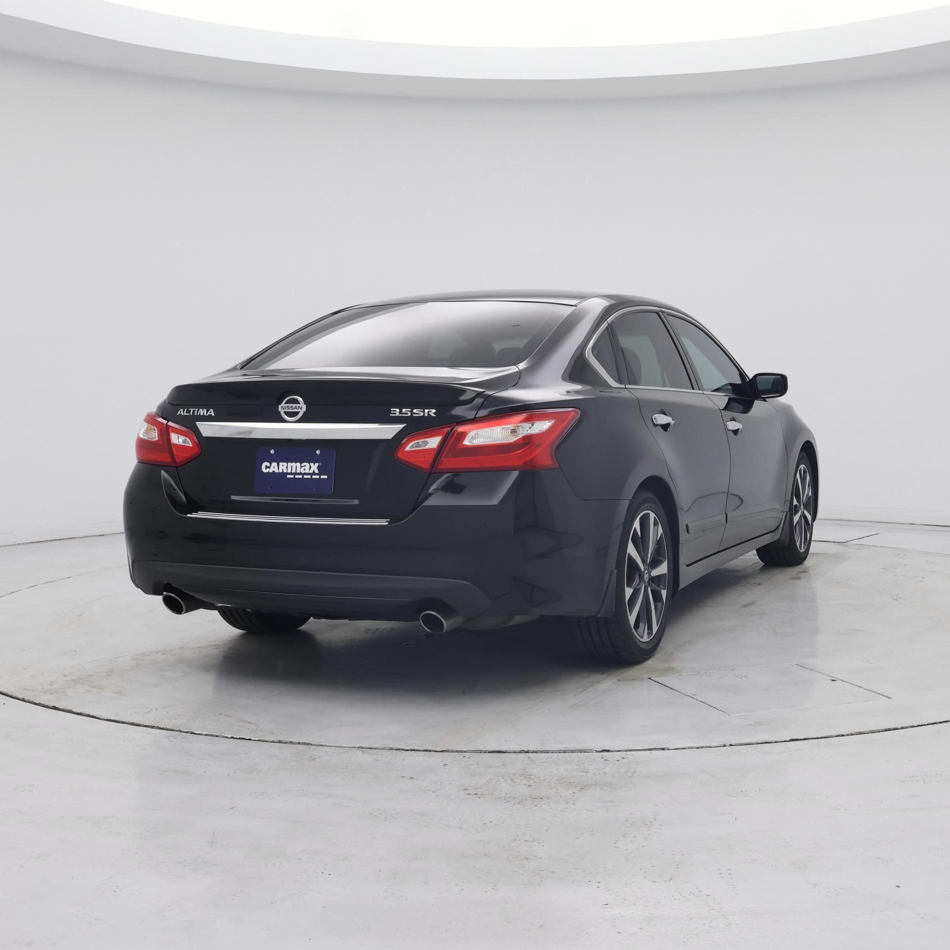 Thumbnail: 2016 Nissan Altima - 8