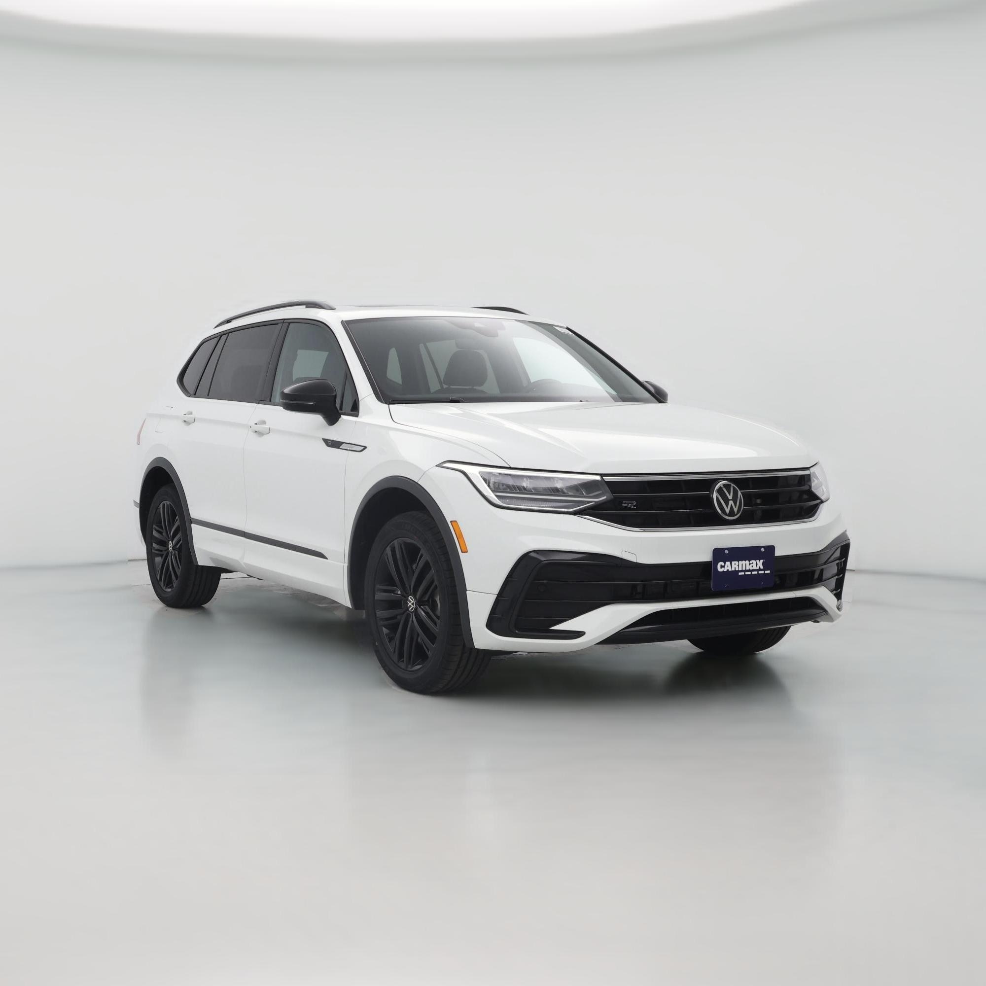 Thumbnail: 2022 Volkswagen Tiguan - 1