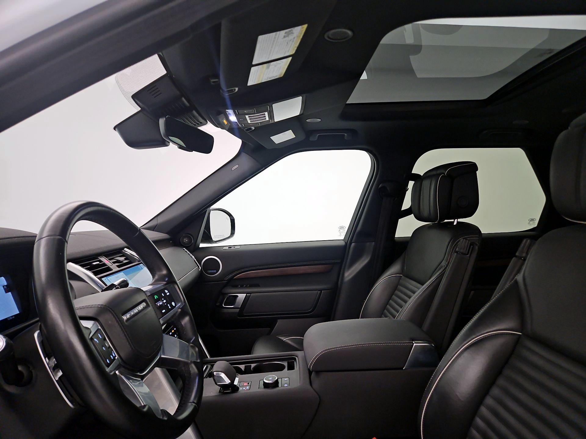 Thumbnail: 2021 Land Rover Discovery - 20