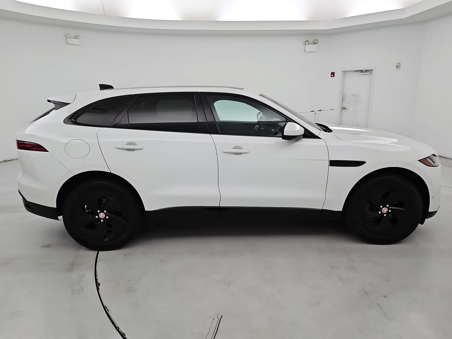 Thumbnail: 2021 Jaguar F-Pace - 4