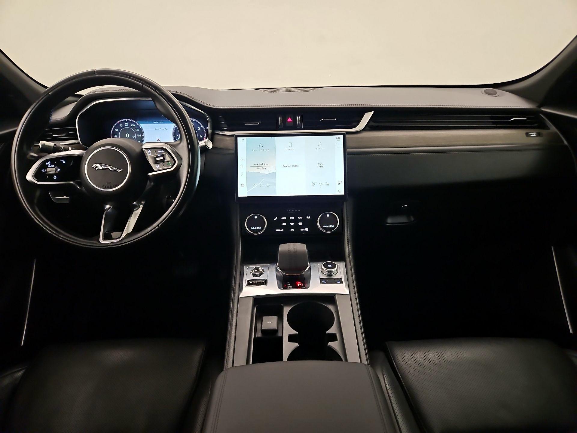 Thumbnail: 2021 Jaguar F-Pace - 8