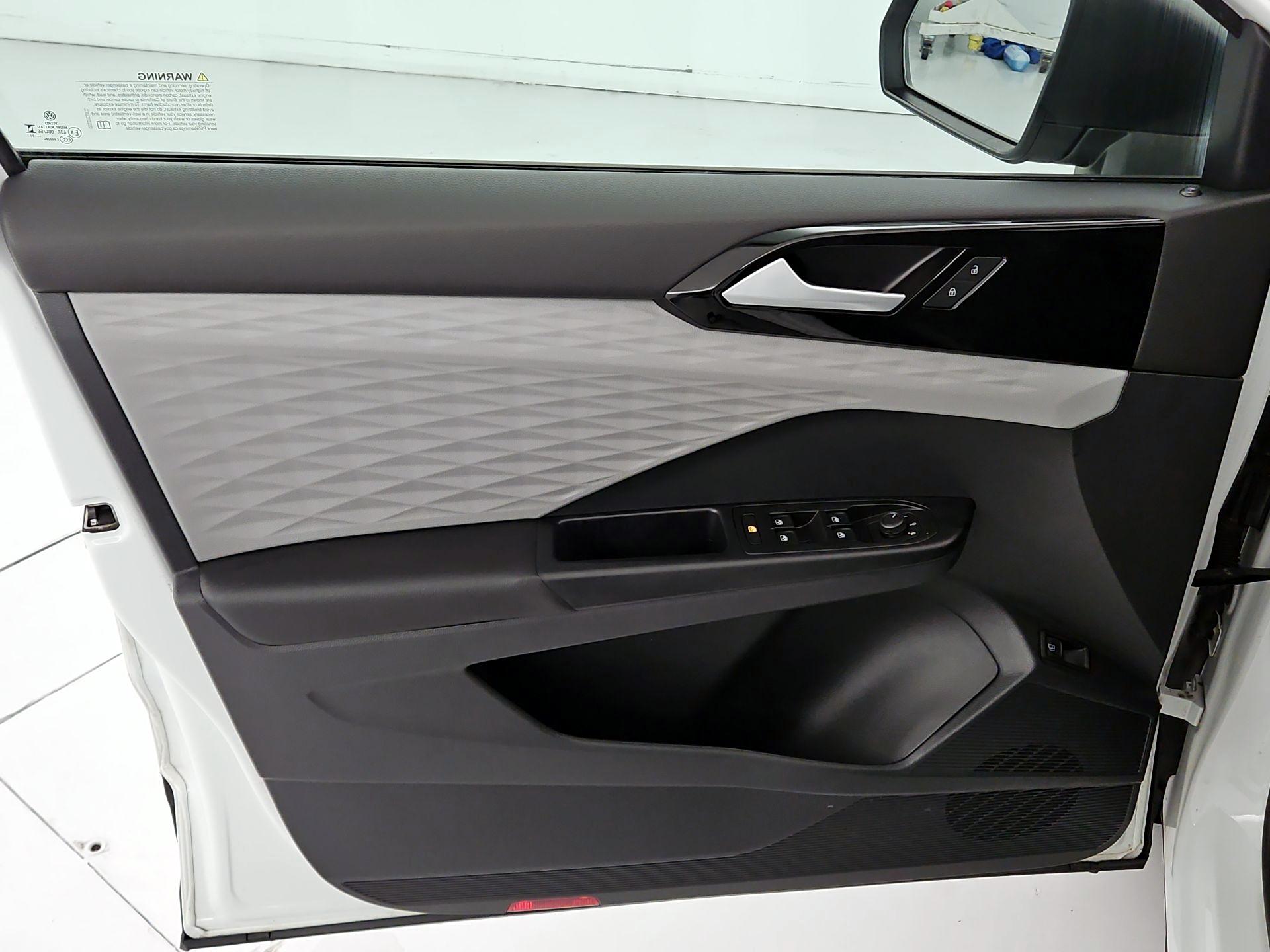 Thumbnail: 2023 Volkswagen Taos - 12