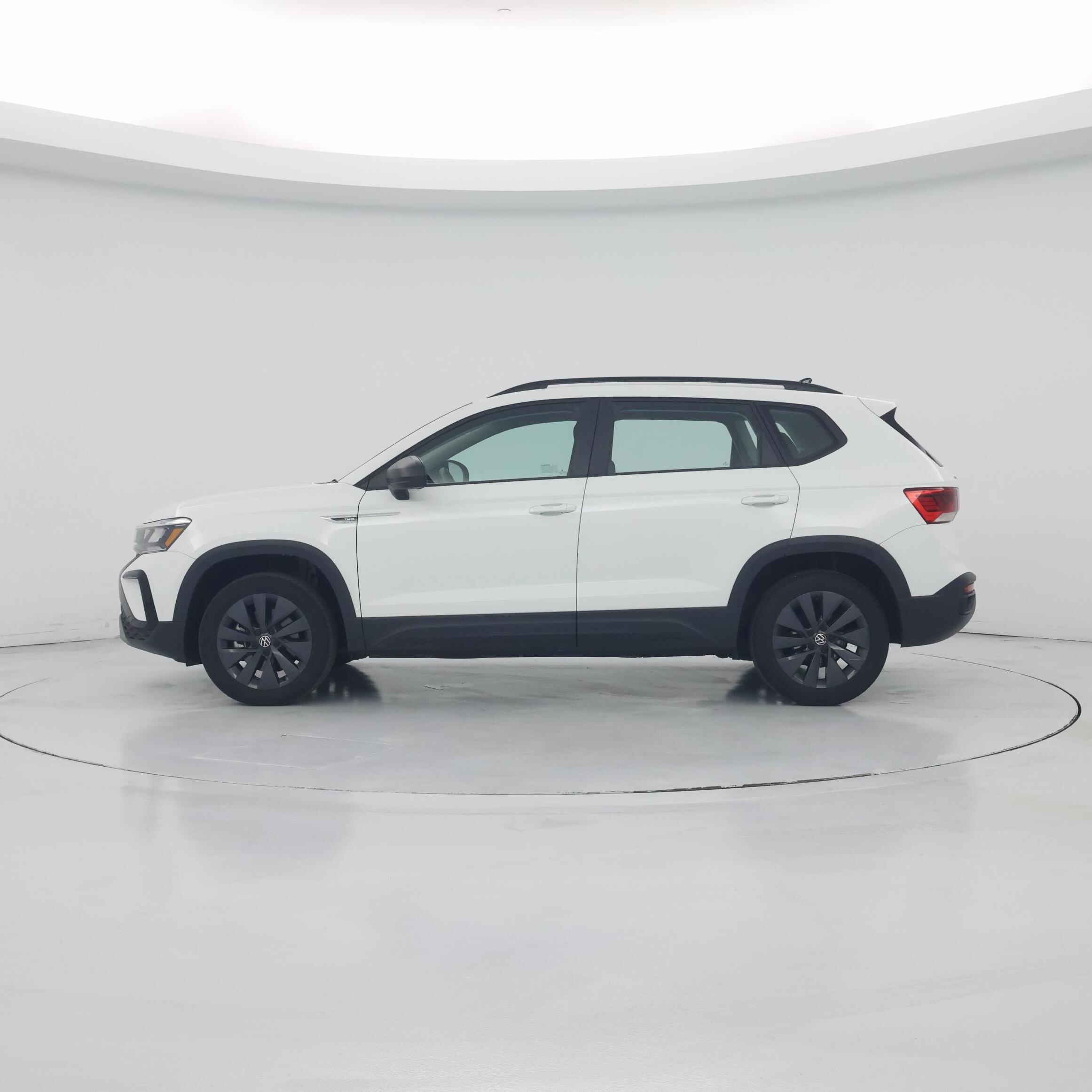 Thumbnail: 2023 Volkswagen Taos - 3