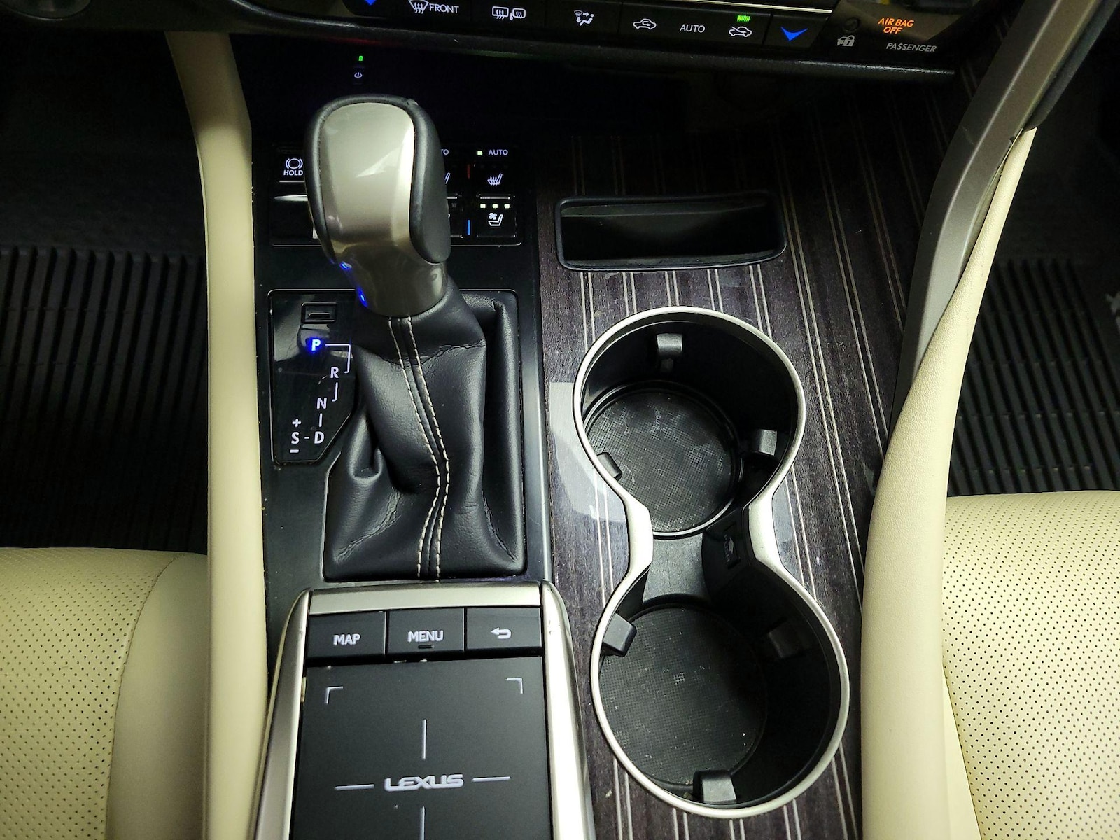 2022 Lexus RX Hybrid 450h - Photo 18