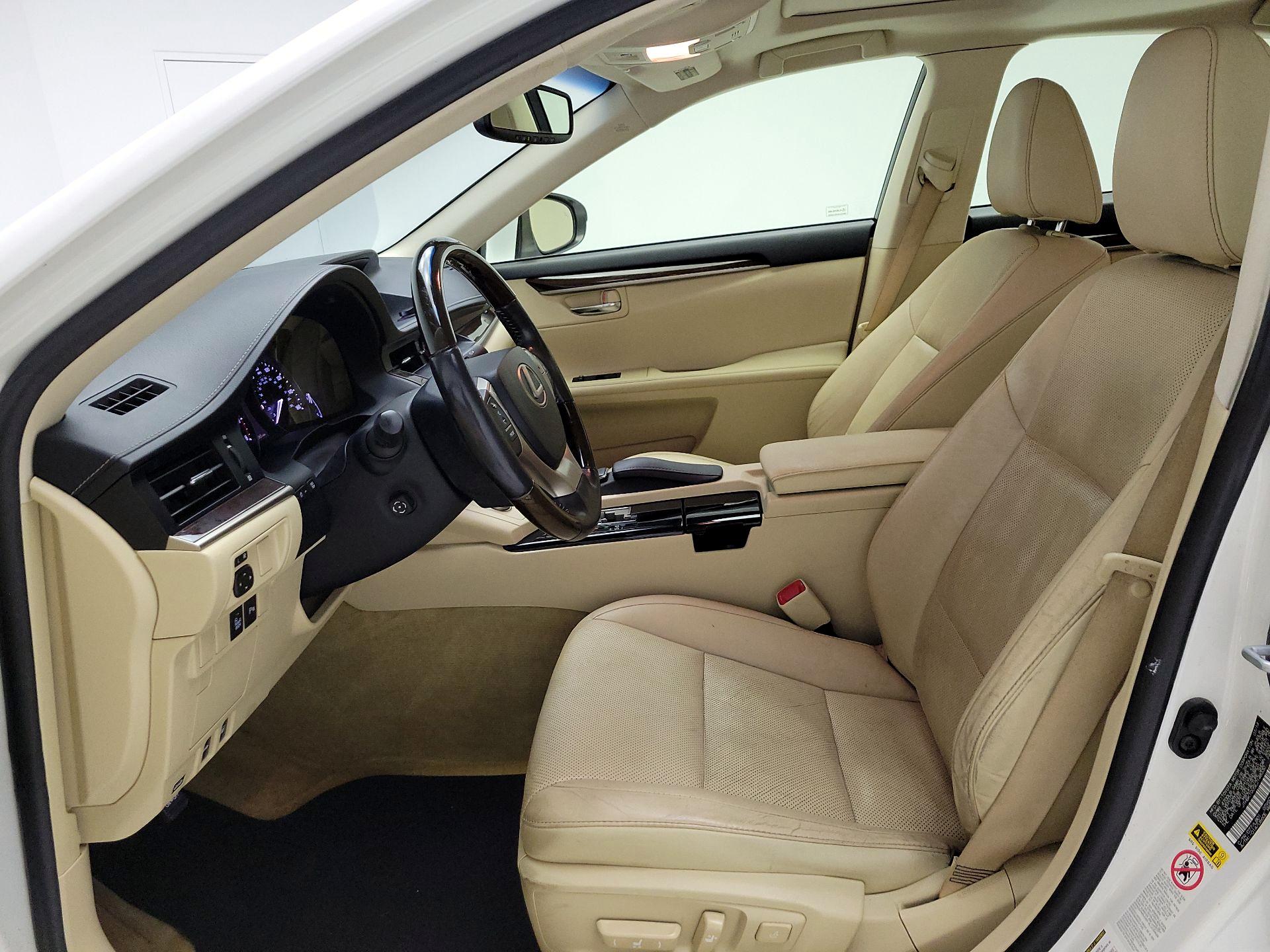 Thumbnail: 2014 Lexus ES - 11
