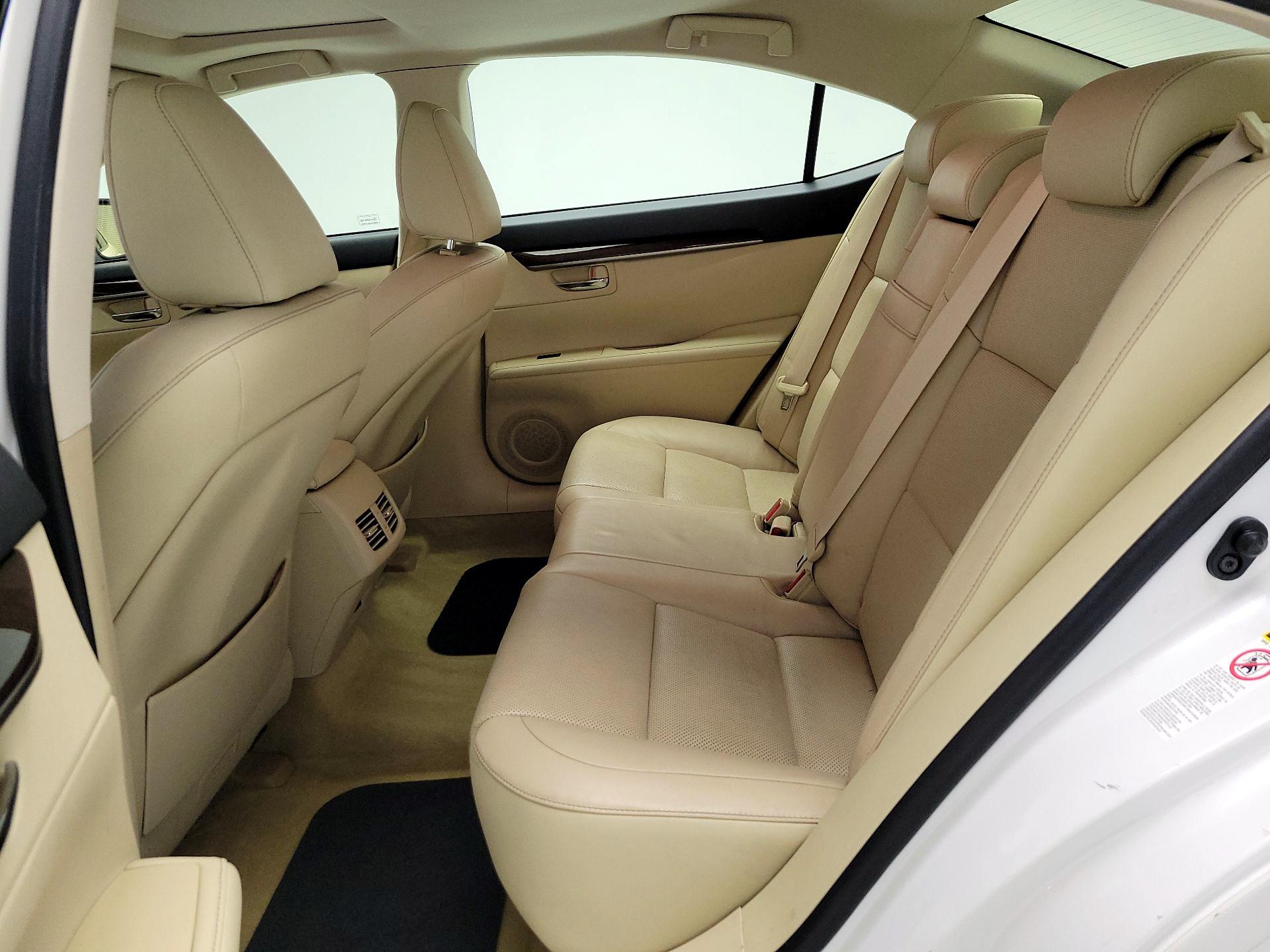 Thumbnail: 2014 Lexus ES - 19