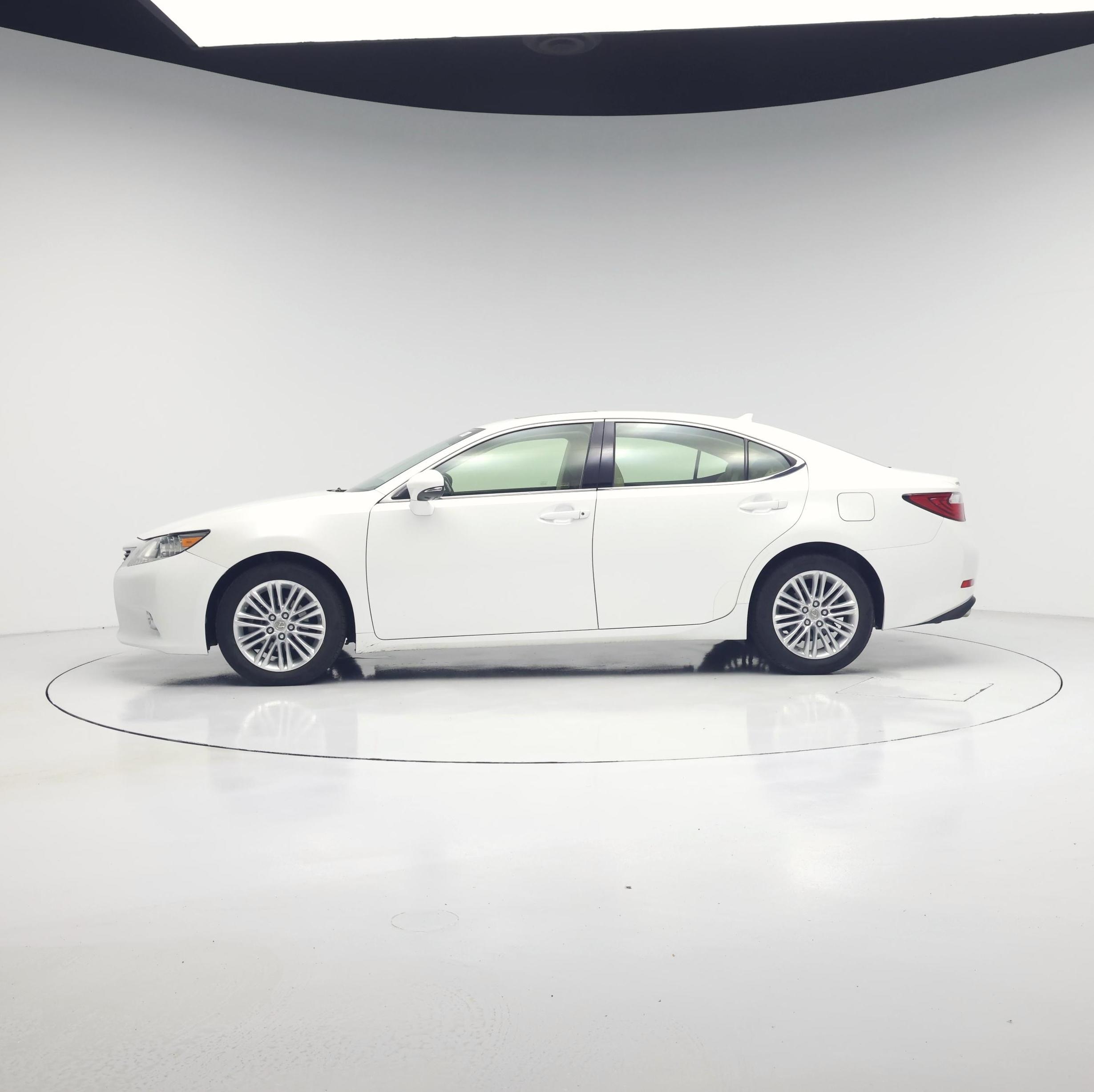 Thumbnail: 2014 Lexus ES - 3