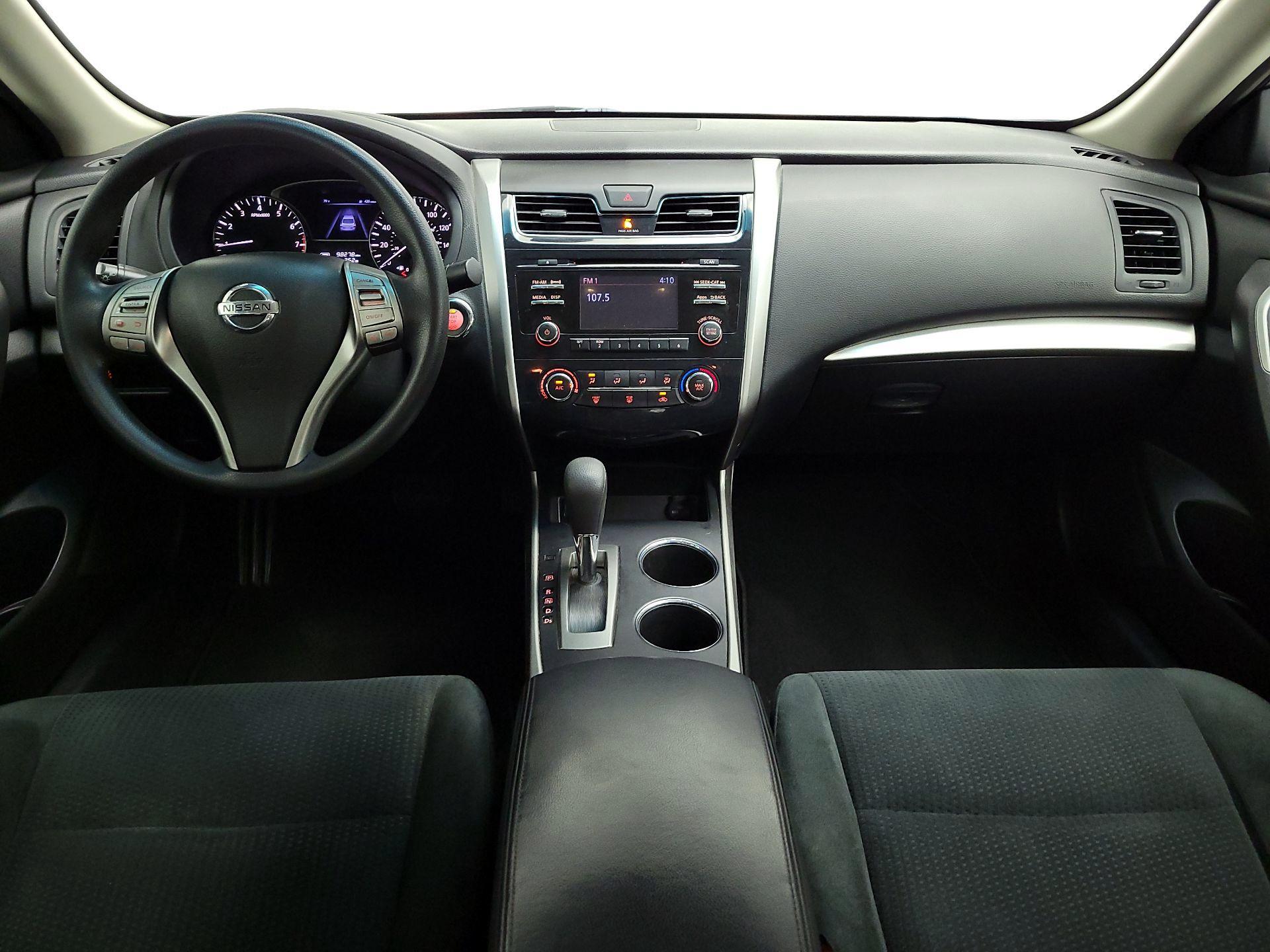 Thumbnail: 2015 Nissan Altima - 9