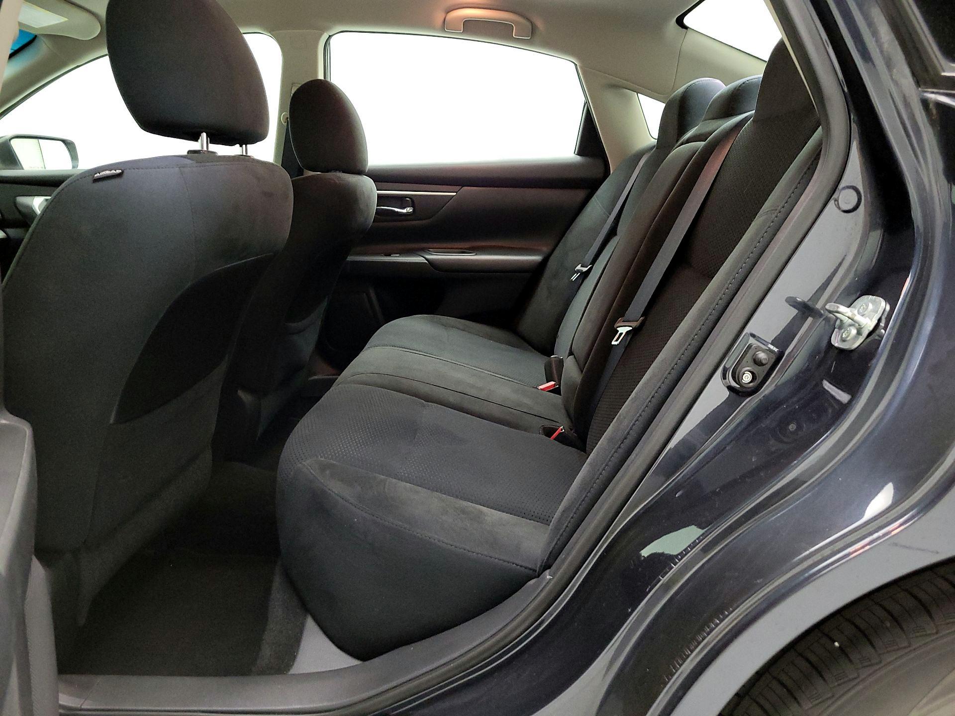 Thumbnail: 2015 Nissan Altima - 18