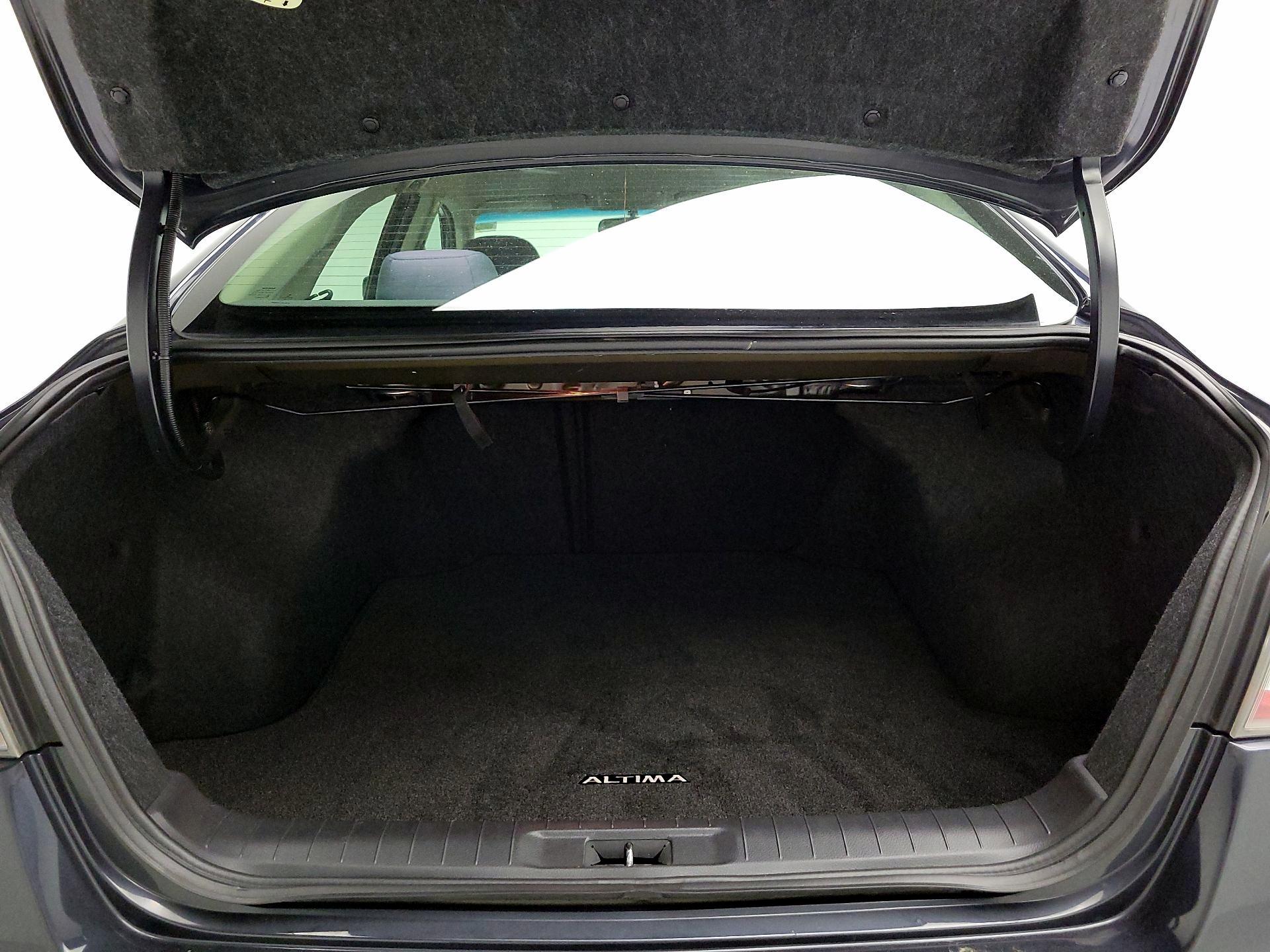 Thumbnail: 2015 Nissan Altima - 19