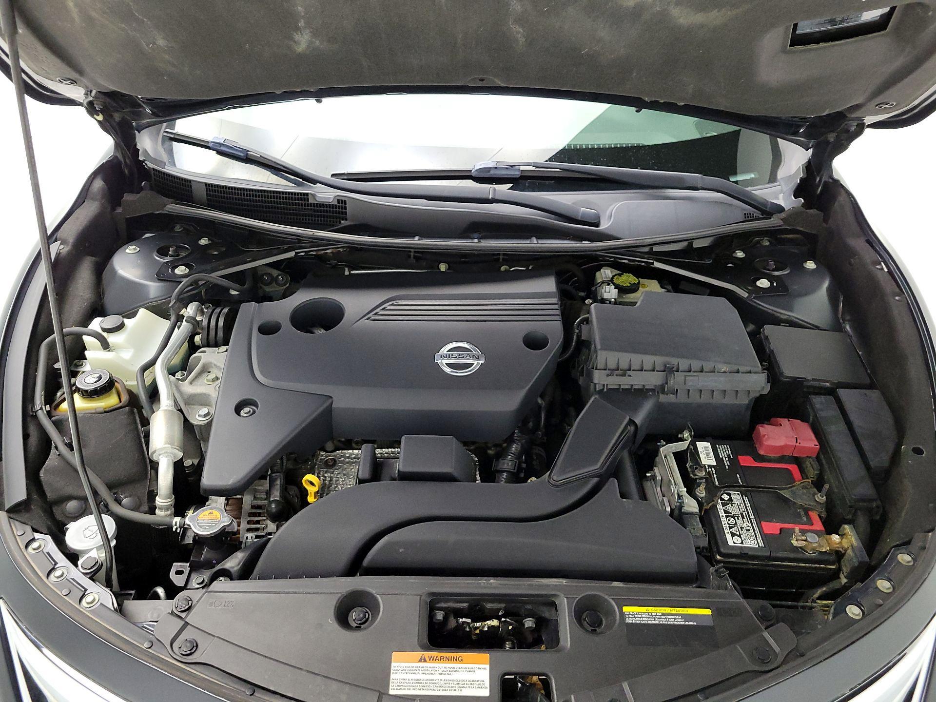 Thumbnail: 2015 Nissan Altima - 20
