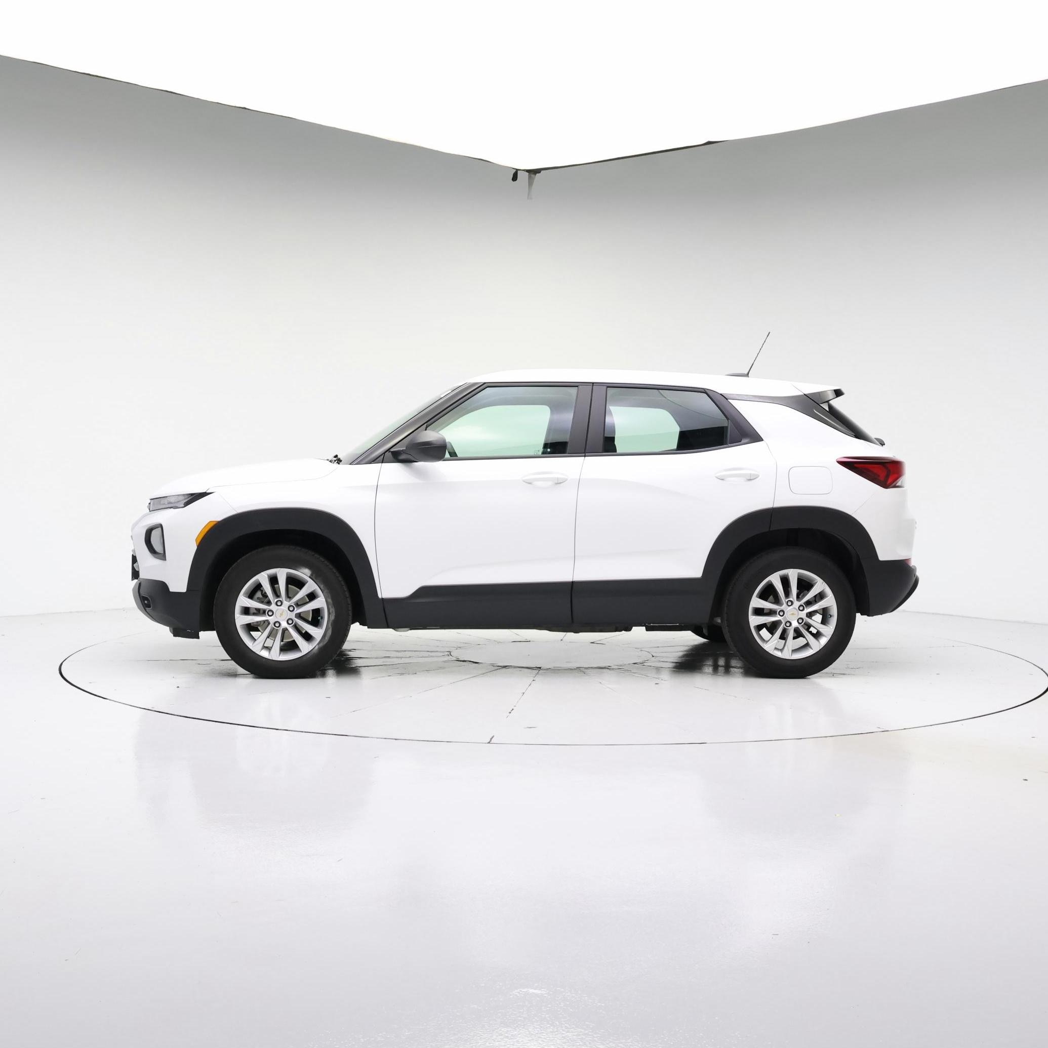 Thumbnail: 2021 Chevrolet TrailBlazer - 3