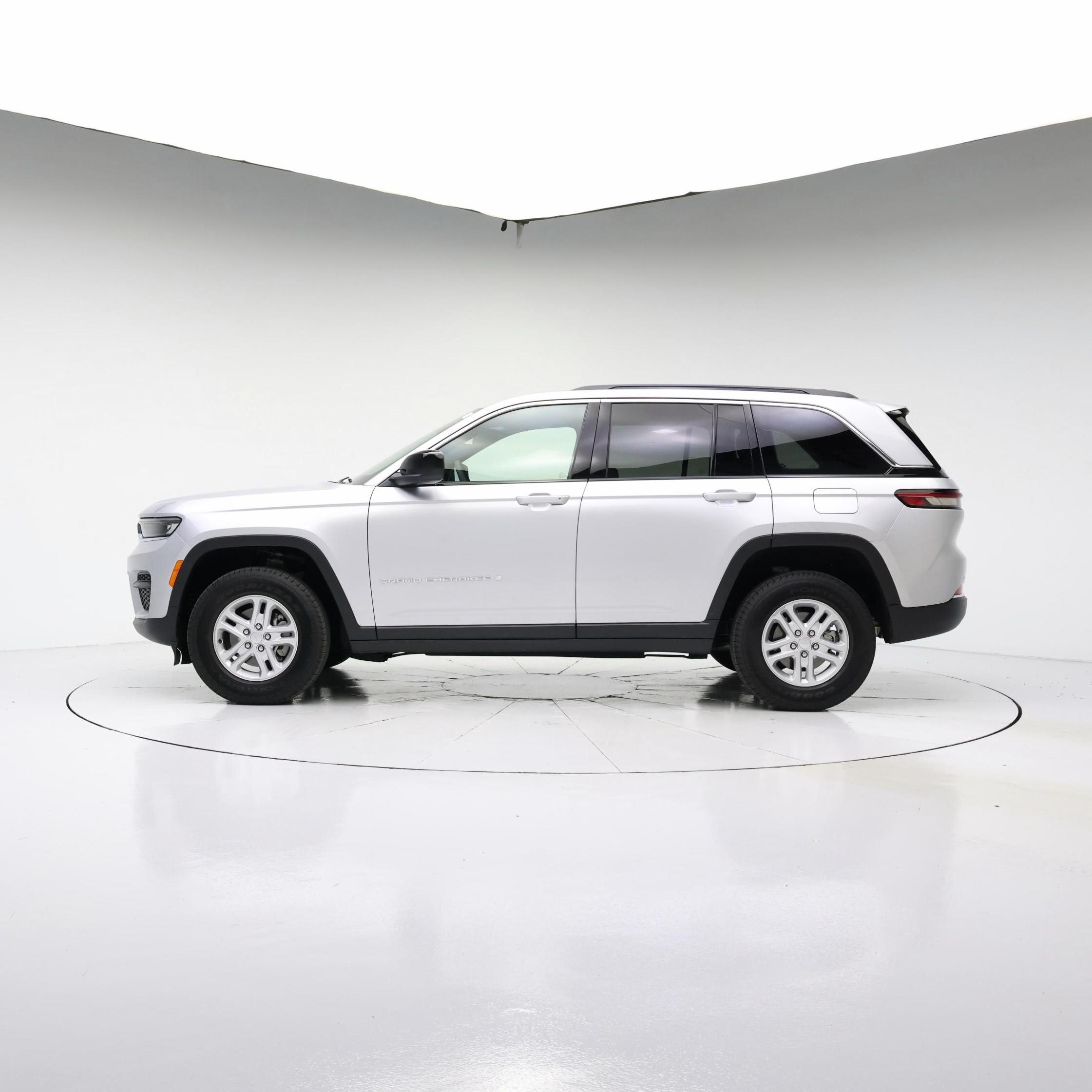 Thumbnail: 2025 Jeep Grand Cherokee - 3