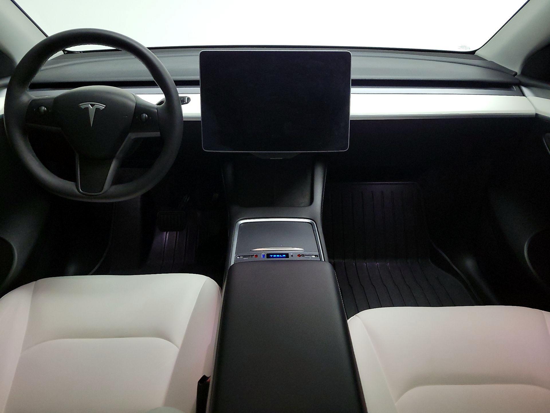Thumbnail: 2025 Tesla Model Y - 9